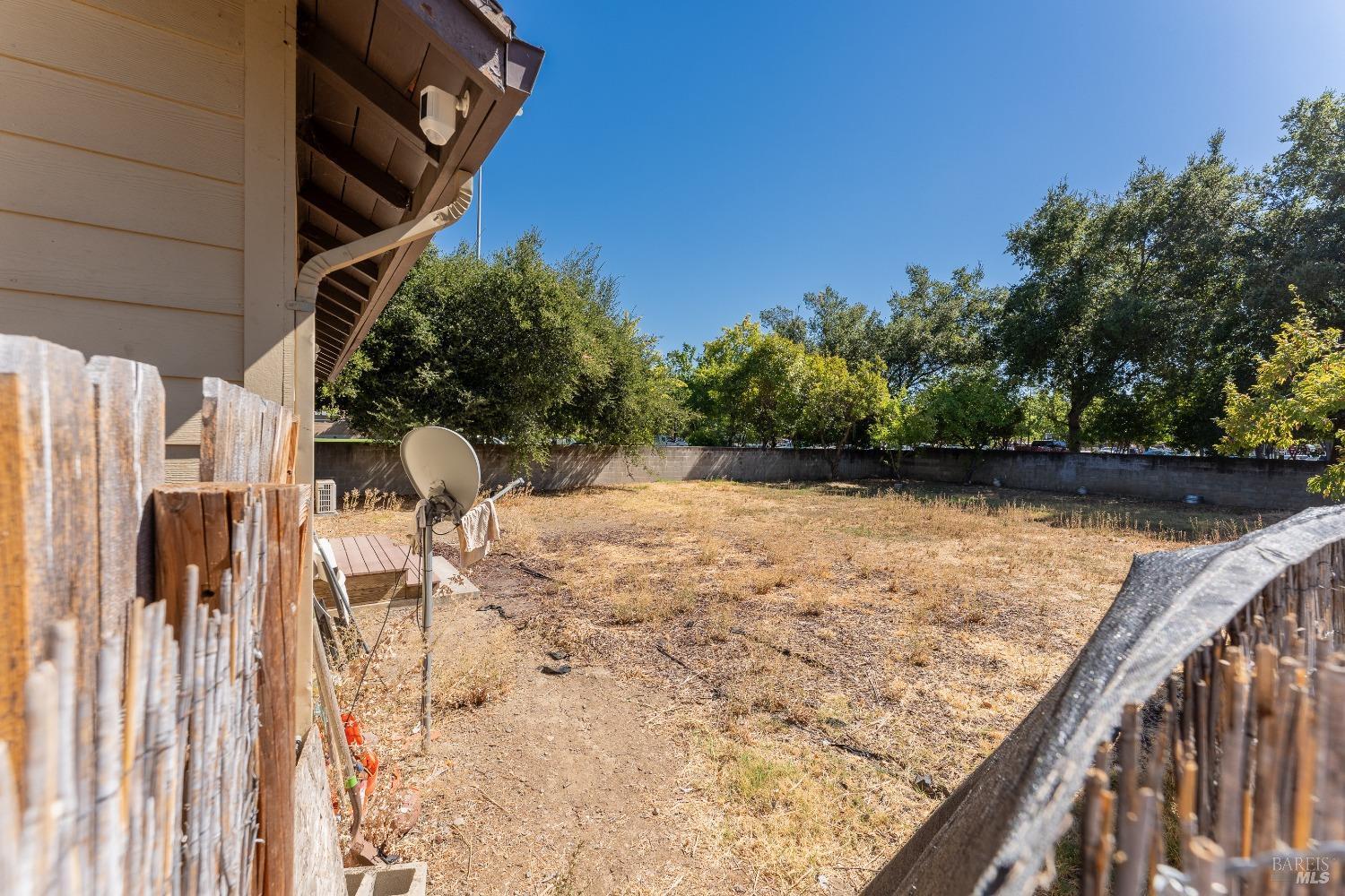 Detail Gallery Image 4 of 15 For 495 Clara Ave, Ukiah,  CA 95482 - 4 Beds | 2 Baths