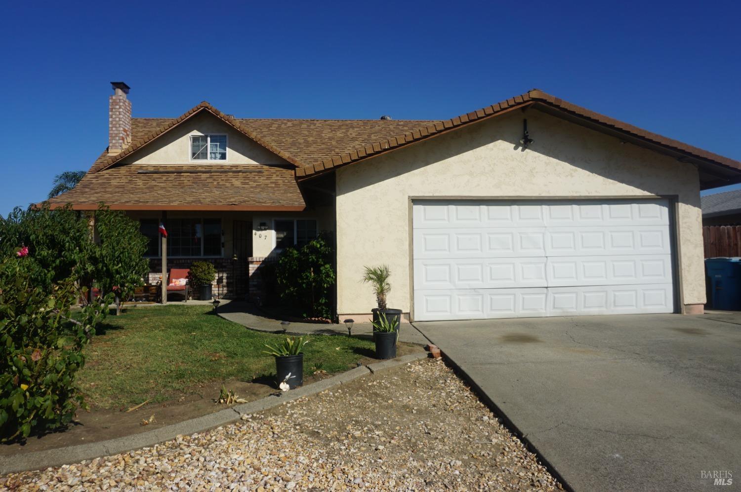 Detail Gallery Image 1 of 20 For 407 Bowline Dr, Vacaville,  CA 95687 - 4 Beds | 2 Baths