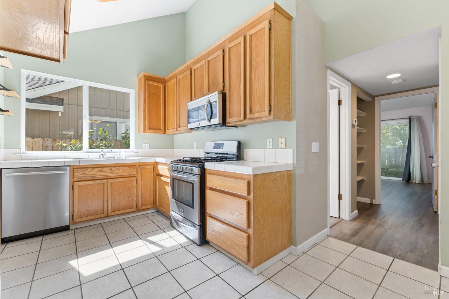 Detail Gallery Image 18 of 41 For 2336 San Miguel Pl, Santa Rosa,  CA 95403 - 3 Beds | 2 Baths