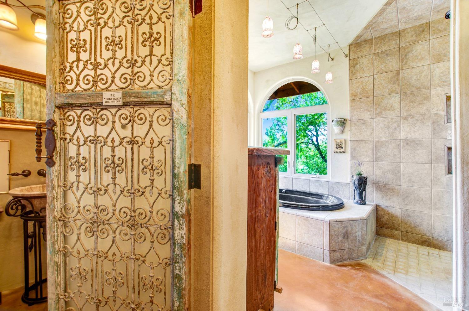 Detail Gallery Image 17 of 38 For 6400 Sharp Rd, Calistoga,  CA 94515 - 4 Beds | 4 Baths