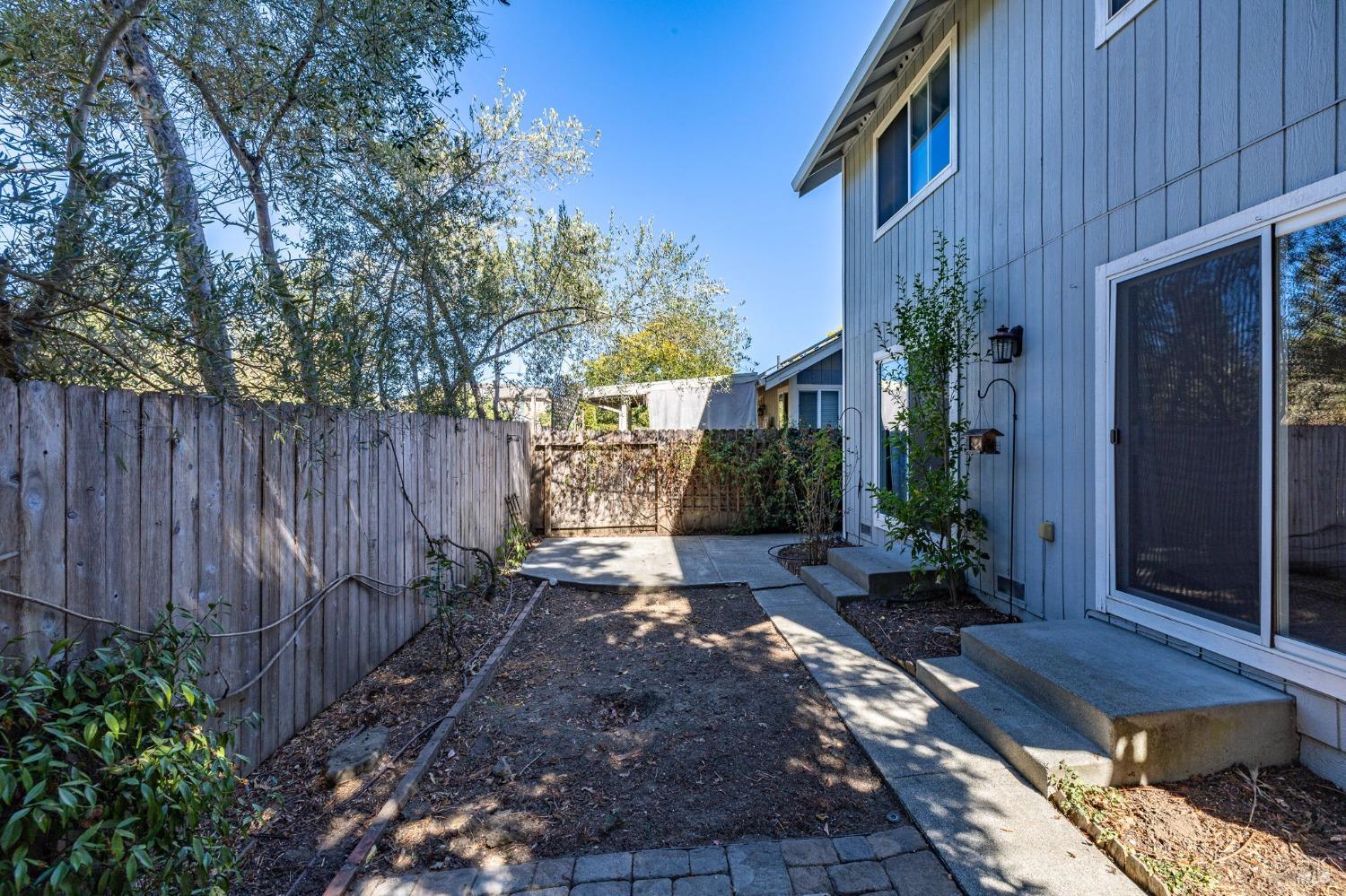 Detail Gallery Image 16 of 41 For 2336 San Miguel Pl, Santa Rosa,  CA 95403 - 3 Beds | 2 Baths