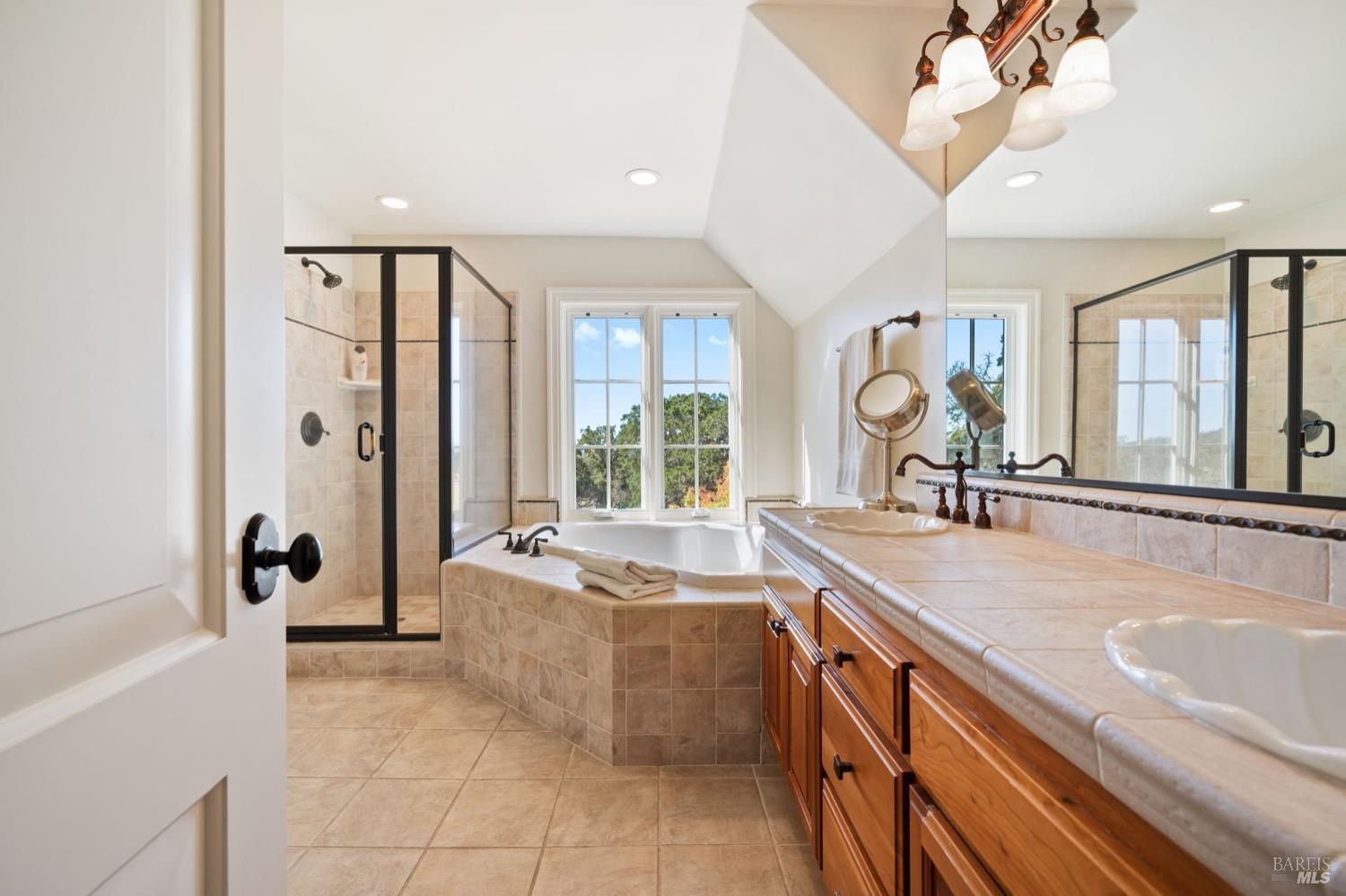 Detail Gallery Image 44 of 74 For 1603 Balverne Ln, Windsor,  CA 95492 - 3 Beds | 4/1 Baths