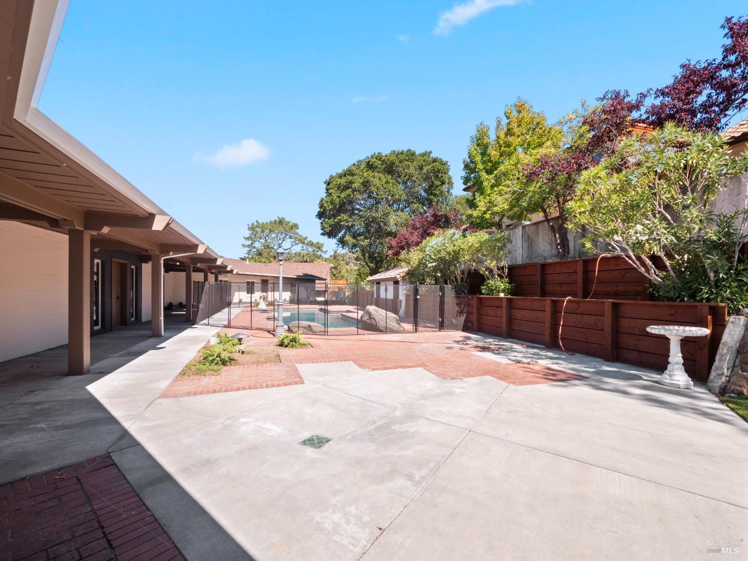 Detail Gallery Image 44 of 57 For 111 Deer Hollow Rd, San Anselmo,  CA 94960 - 5 Beds | 4 Baths