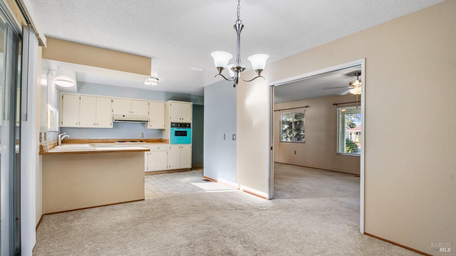 Detail Gallery Image 11 of 49 For 118 Mckinley Cir, Vacaville,  CA 95687 - 2 Beds | 2 Baths