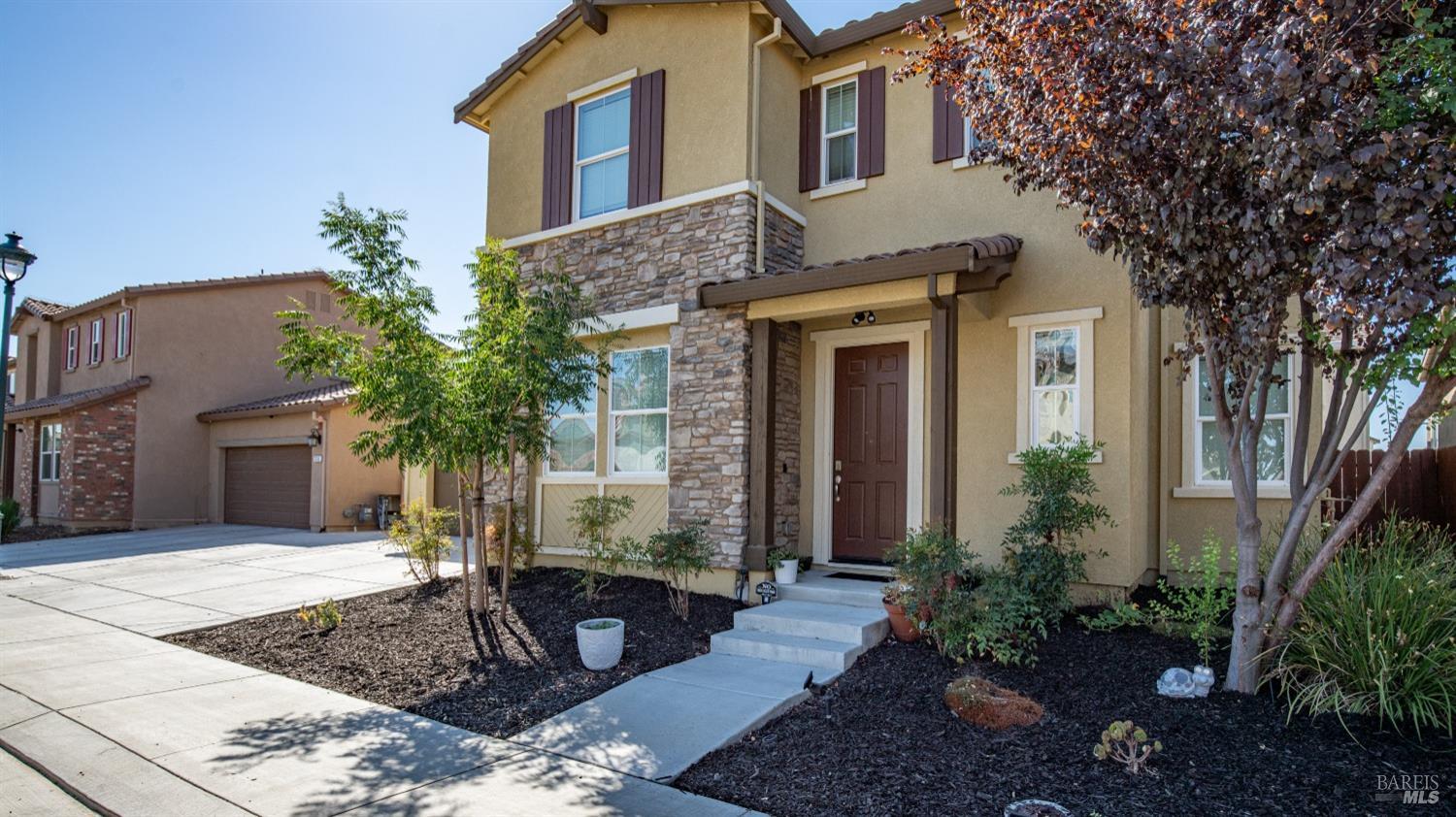 Detail Gallery Image 2 of 49 For 324 Jasmine Dr, Vacaville,  CA 95687 - 3 Beds | 2/1 Baths