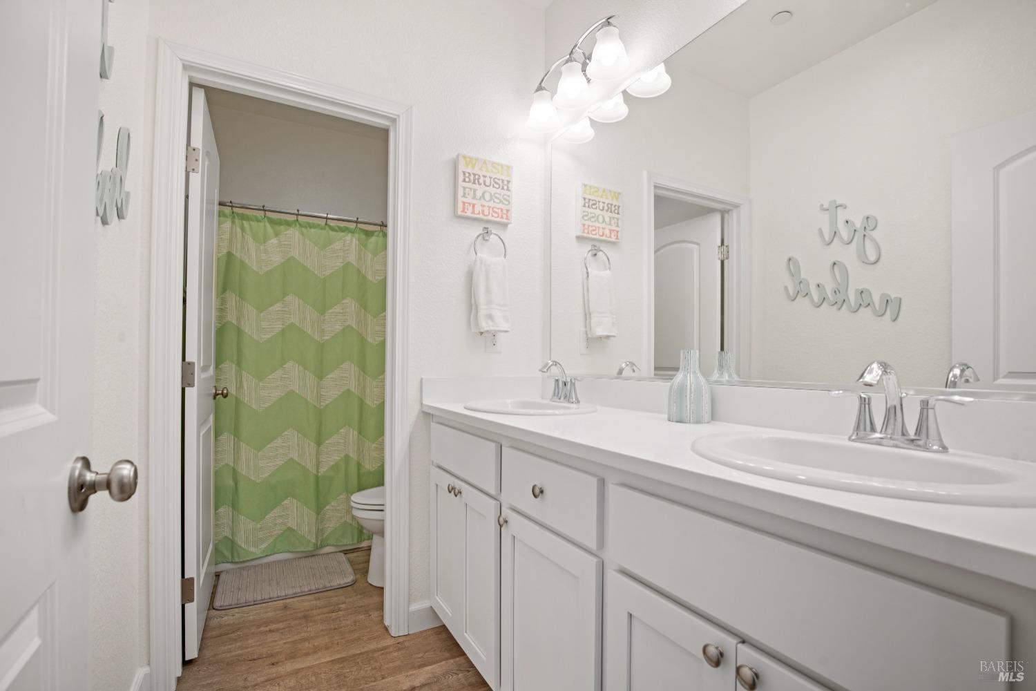 Detail Gallery Image 26 of 49 For 324 Jasmine Dr, Vacaville,  CA 95687 - 3 Beds | 2/1 Baths