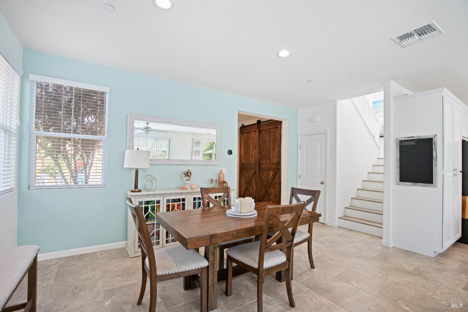 Detail Gallery Image 13 of 49 For 324 Jasmine Dr, Vacaville,  CA 95687 - 3 Beds | 2/1 Baths