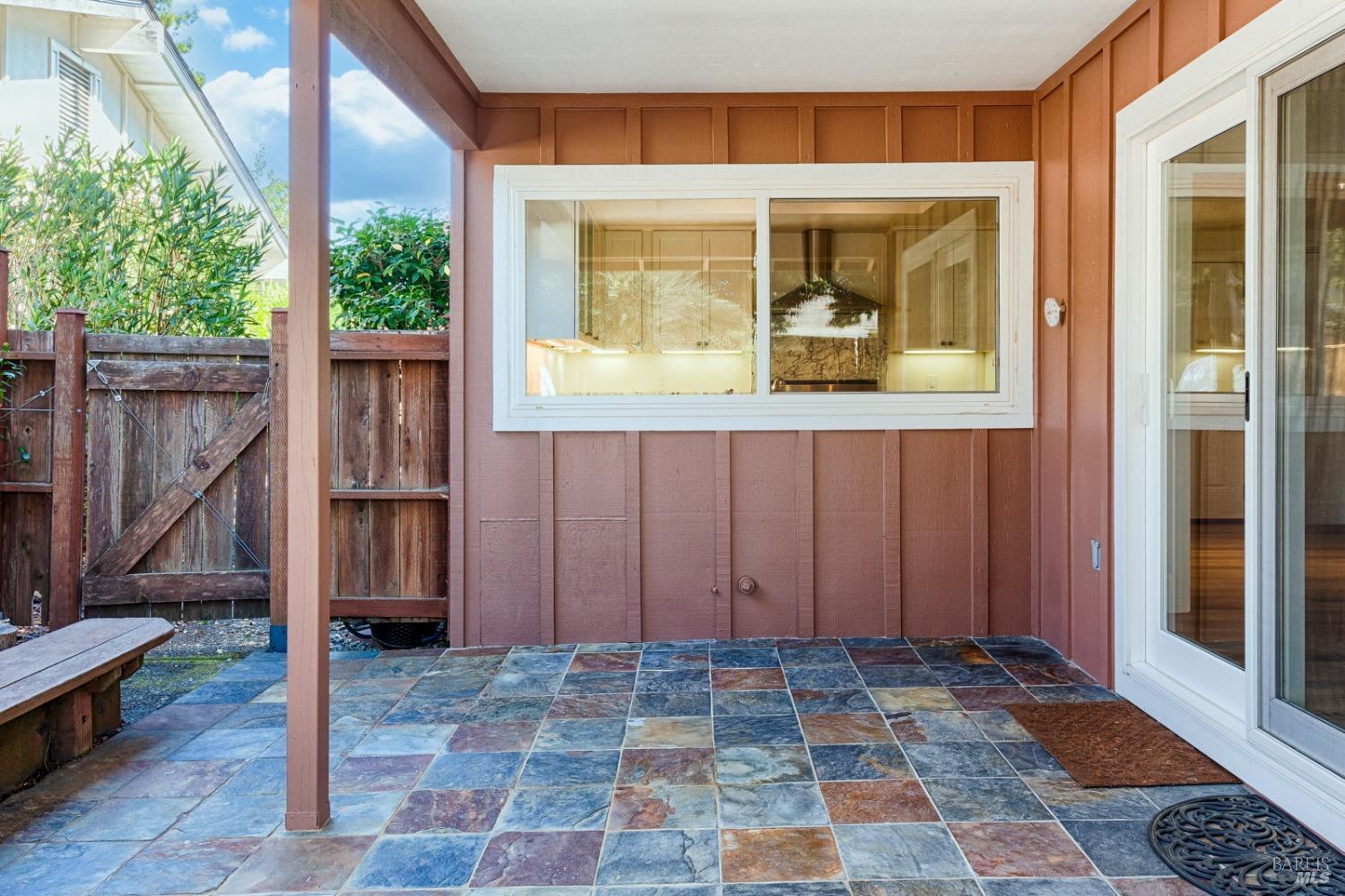 Detail Gallery Image 27 of 36 For 113 Old Oak Ln, Santa Rosa,  CA 95409 - 3 Beds | 2 Baths