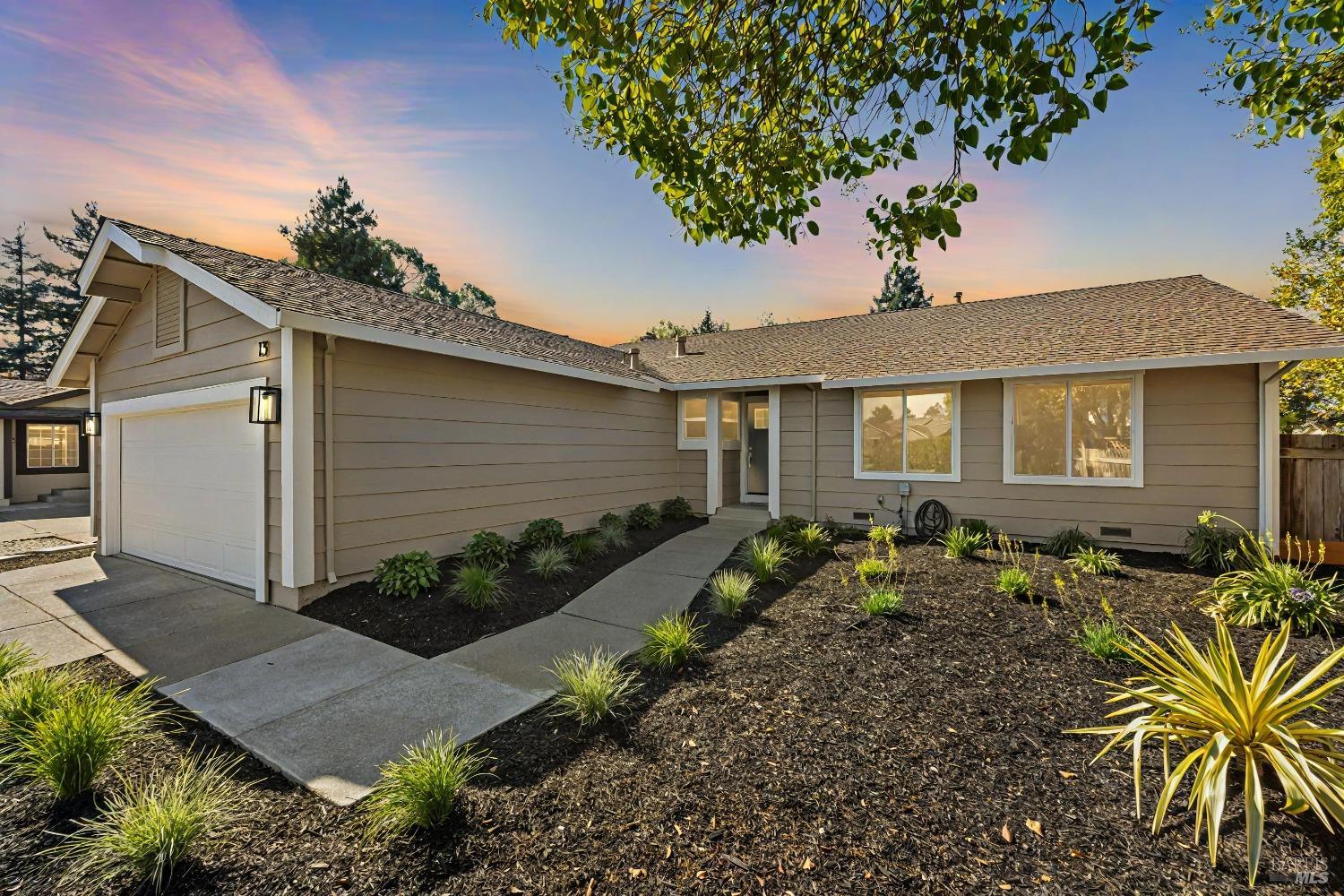 Detail Gallery Image 1 of 1 For 13 Boreal Pl, Petaluma,  CA 94954 - 3 Beds | 2 Baths