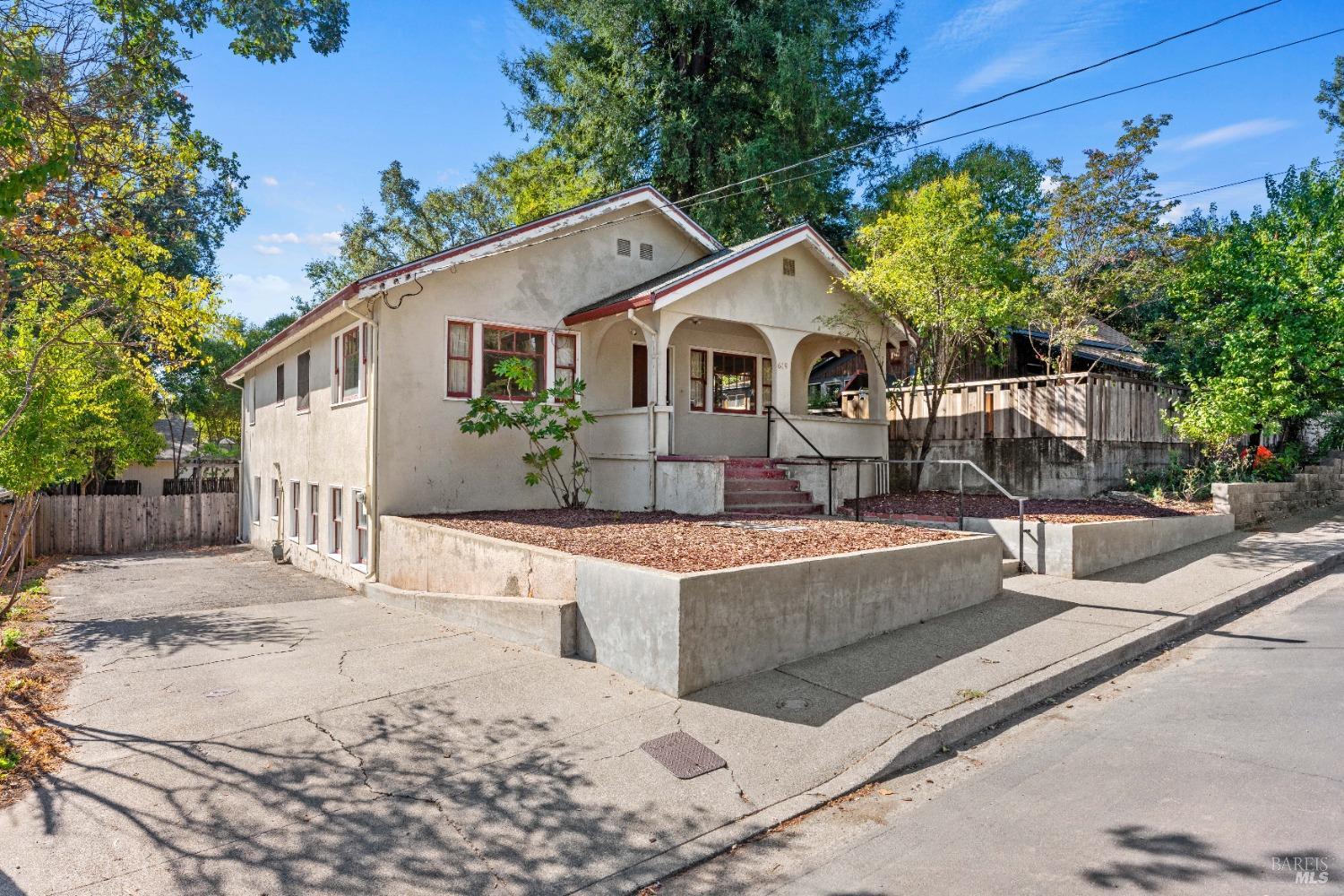 Detail Gallery Image 1 of 32 For 619 Grove Ave, Ukiah,  CA 95482 - 3 Beds | 2 Baths