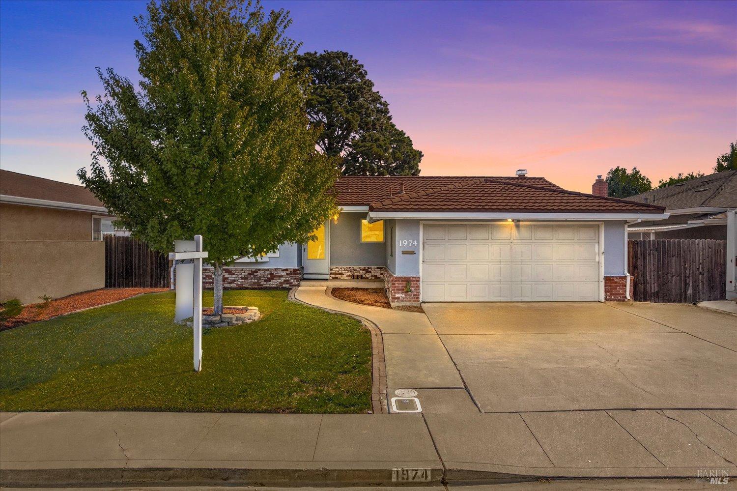 Detail Gallery Image 1 of 1 For 1974 Dorland Dr, Fairfield,  CA 94534 - 3 Beds | 2 Baths