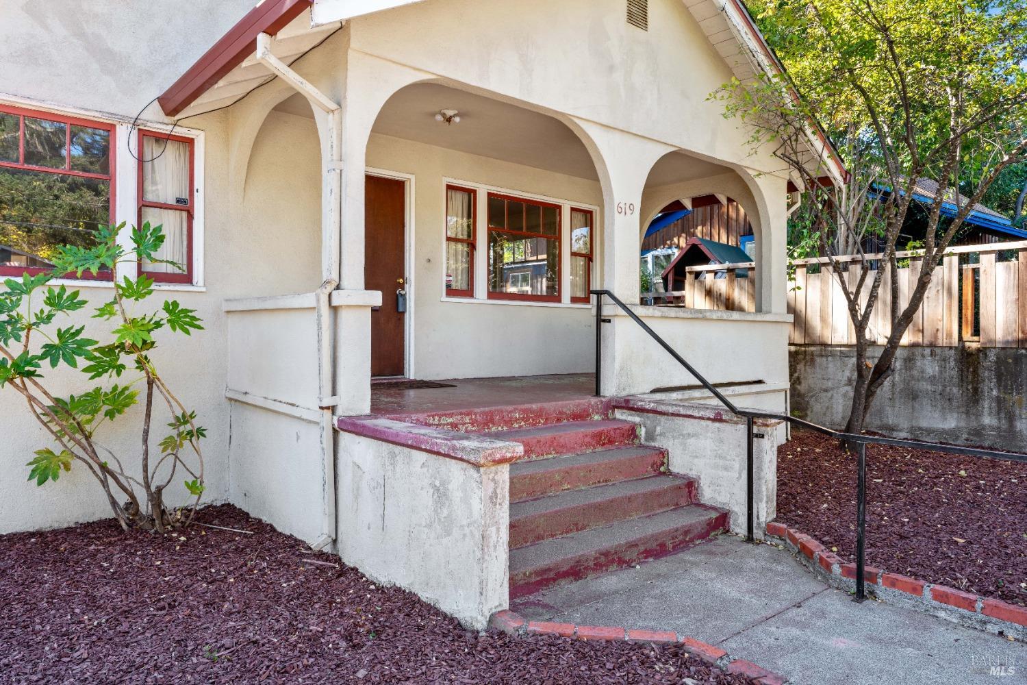 Detail Gallery Image 3 of 32 For 619 Grove Ave, Ukiah,  CA 95482 - 3 Beds | 2 Baths