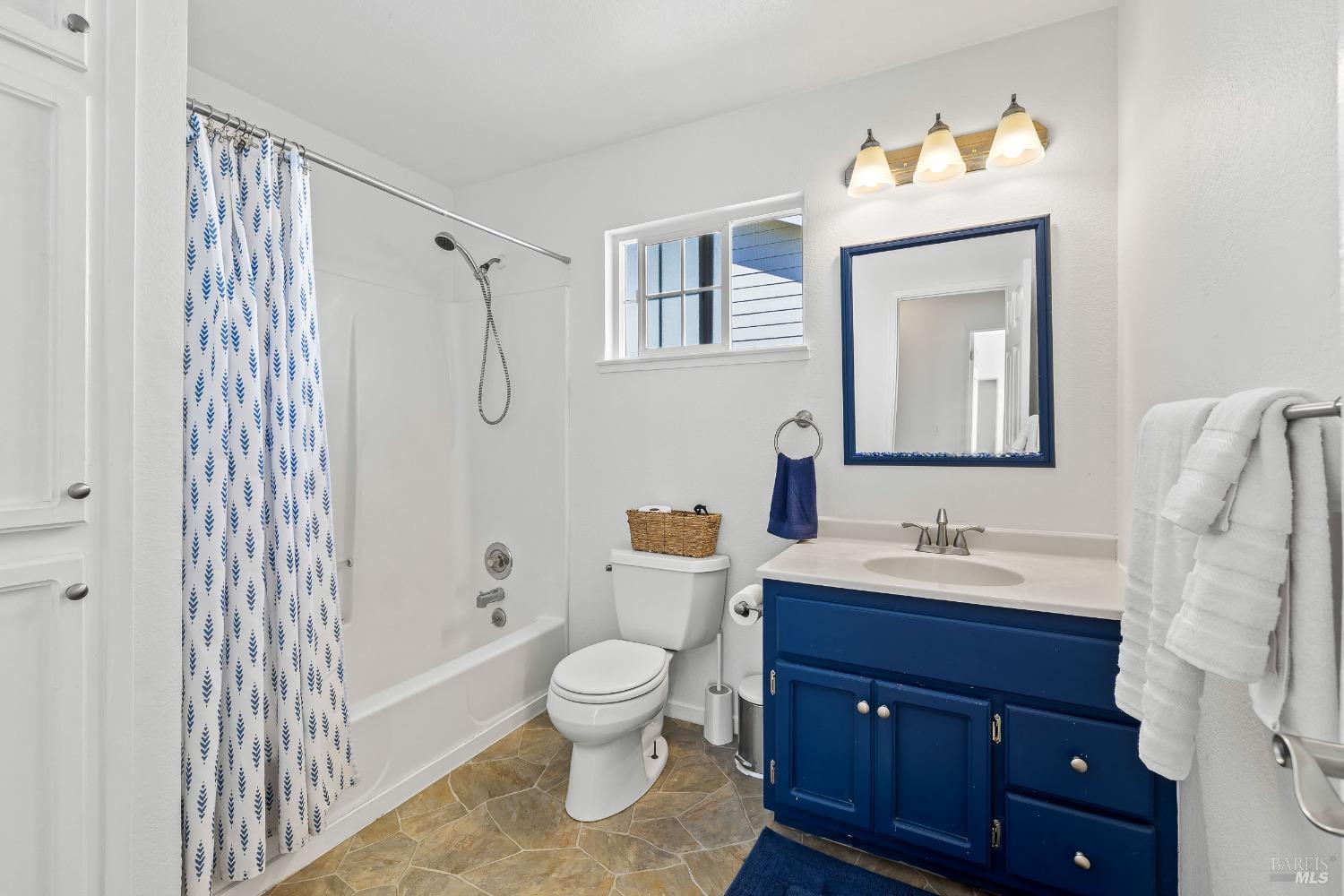 Detail Gallery Image 9 of 17 For 944 Stewart St, Fort Bragg,  CA 95437 - 3 Beds | 2 Baths