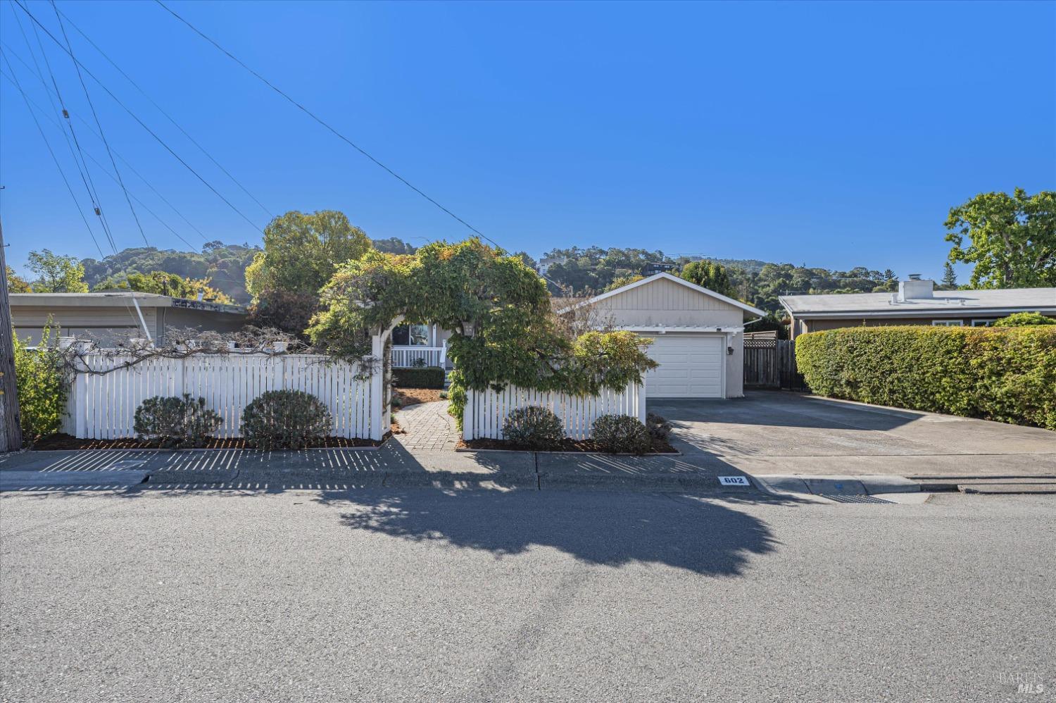 Detail Gallery Image 19 of 39 For 602 Vendola Dr, San Rafael,  CA 94903 - 3 Beds | 2 Baths