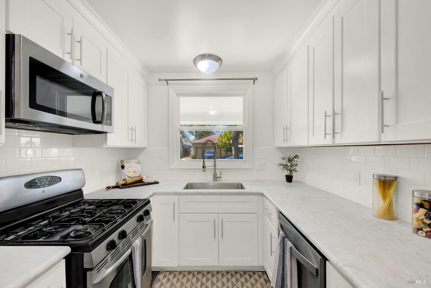 Detail Gallery Image 22 of 82 For 2540 Pacific St, Napa,  CA 94558 - 3 Beds | 1 Baths