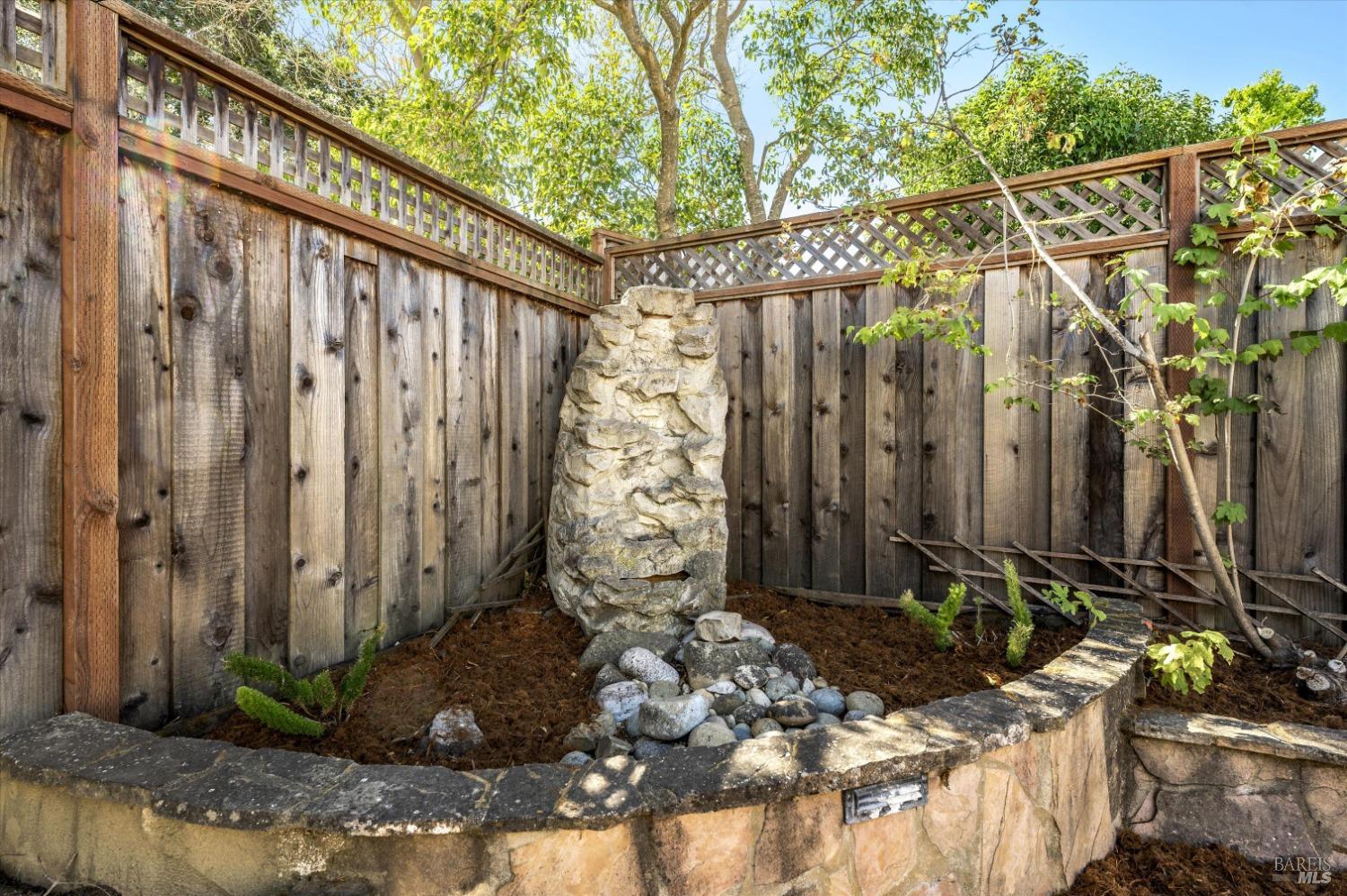 Detail Gallery Image 29 of 39 For 602 Vendola Dr, San Rafael,  CA 94903 - 3 Beds | 2 Baths