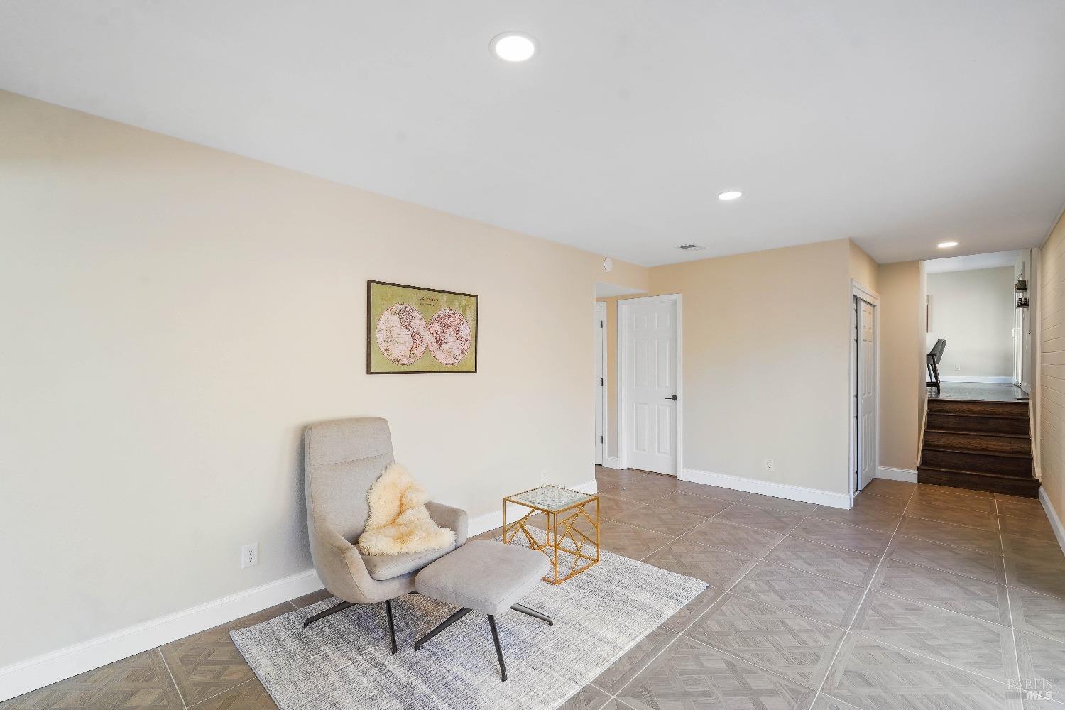 Detail Gallery Image 28 of 33 For 1100 Kensington Dr, Fairfield,  CA 94533 - 4 Beds | 2/1 Baths