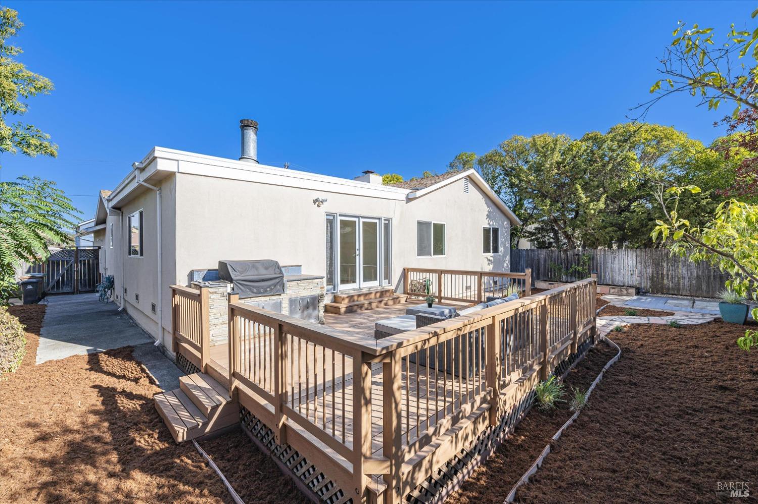 Detail Gallery Image 36 of 39 For 602 Vendola Dr, San Rafael,  CA 94903 - 3 Beds | 2 Baths