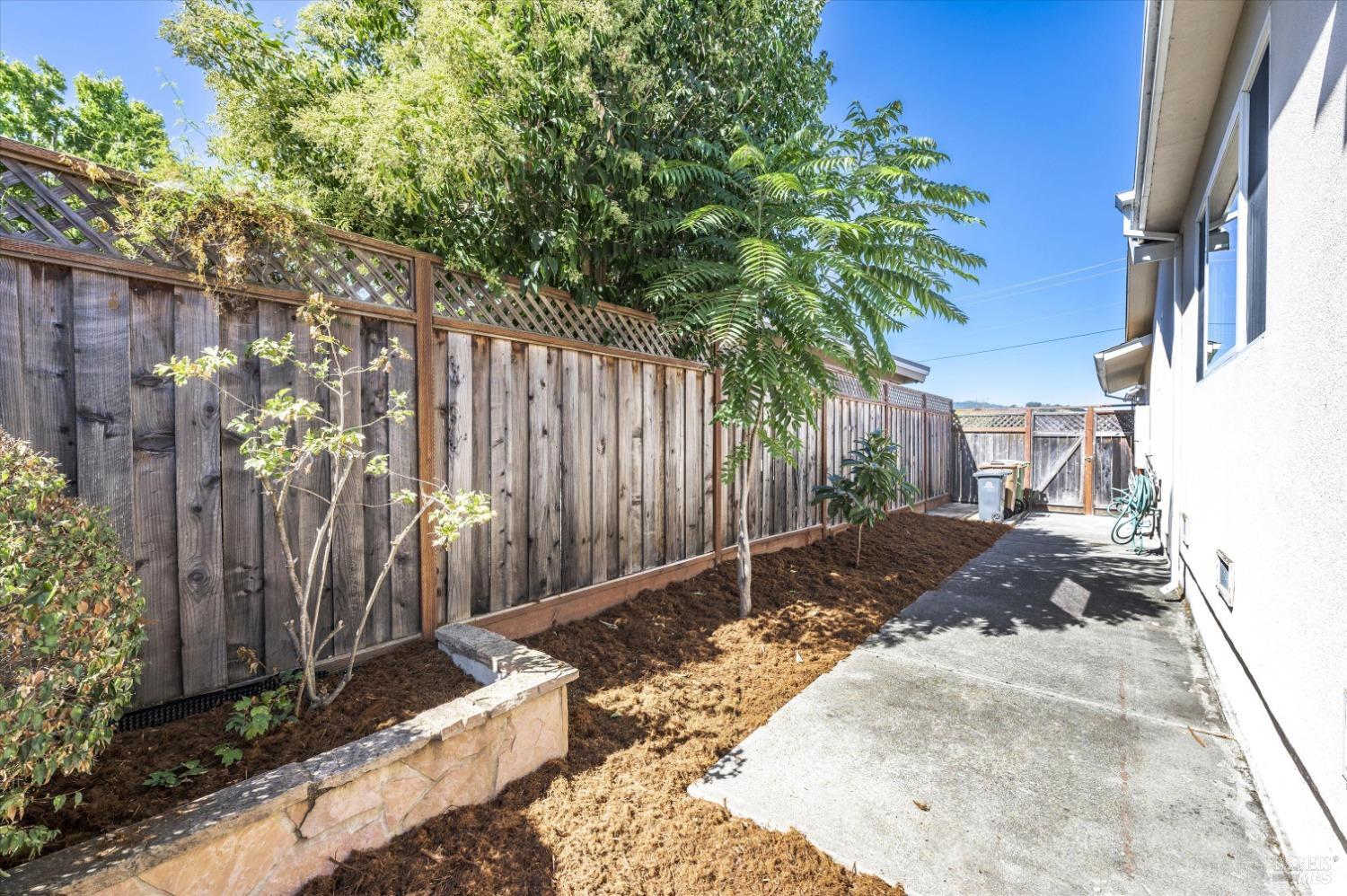 Detail Gallery Image 27 of 39 For 602 Vendola Dr, San Rafael,  CA 94903 - 3 Beds | 2 Baths