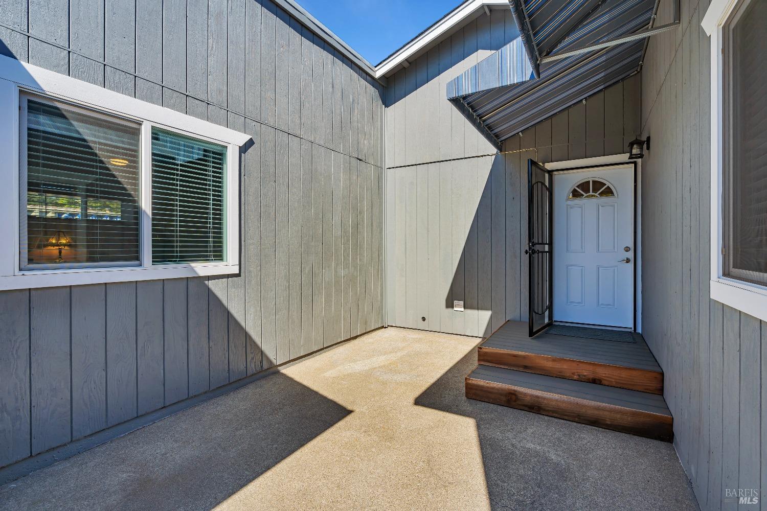 Detail Gallery Image 4 of 28 For 1659 Greeneich Ave, Santa Rosa,  CA 95401 - 3 Beds | 2 Baths