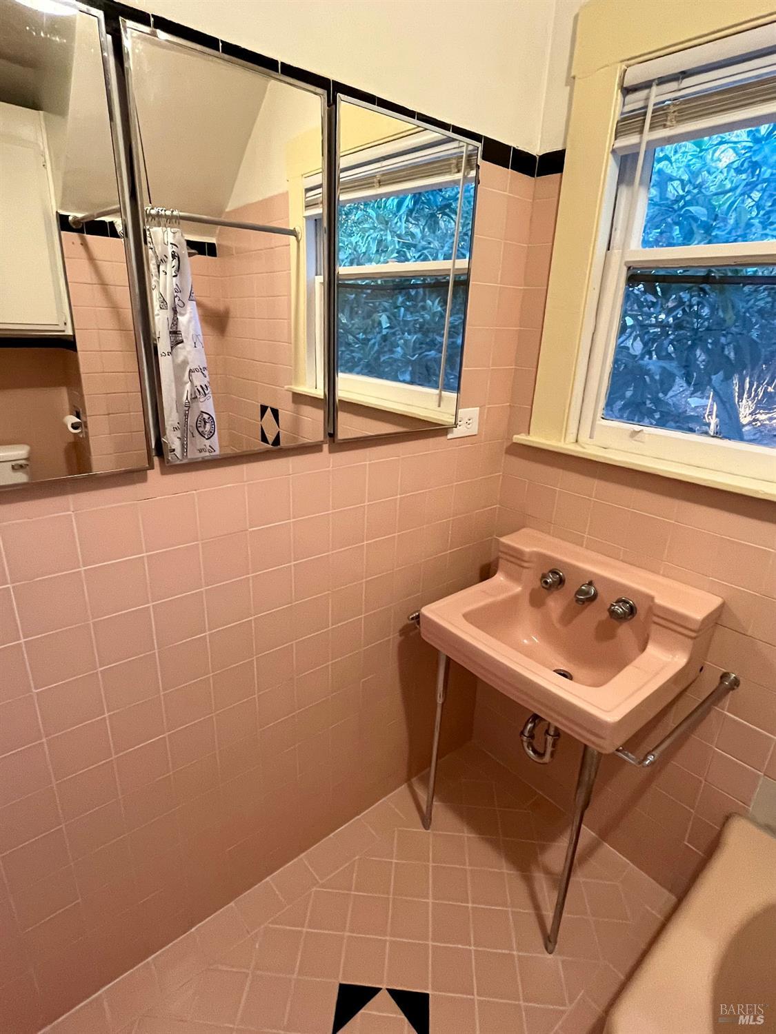 Detail Gallery Image 22 of 22 For 118 B St, Vallejo,  CA 94590 - 3 Beds | 2 Baths