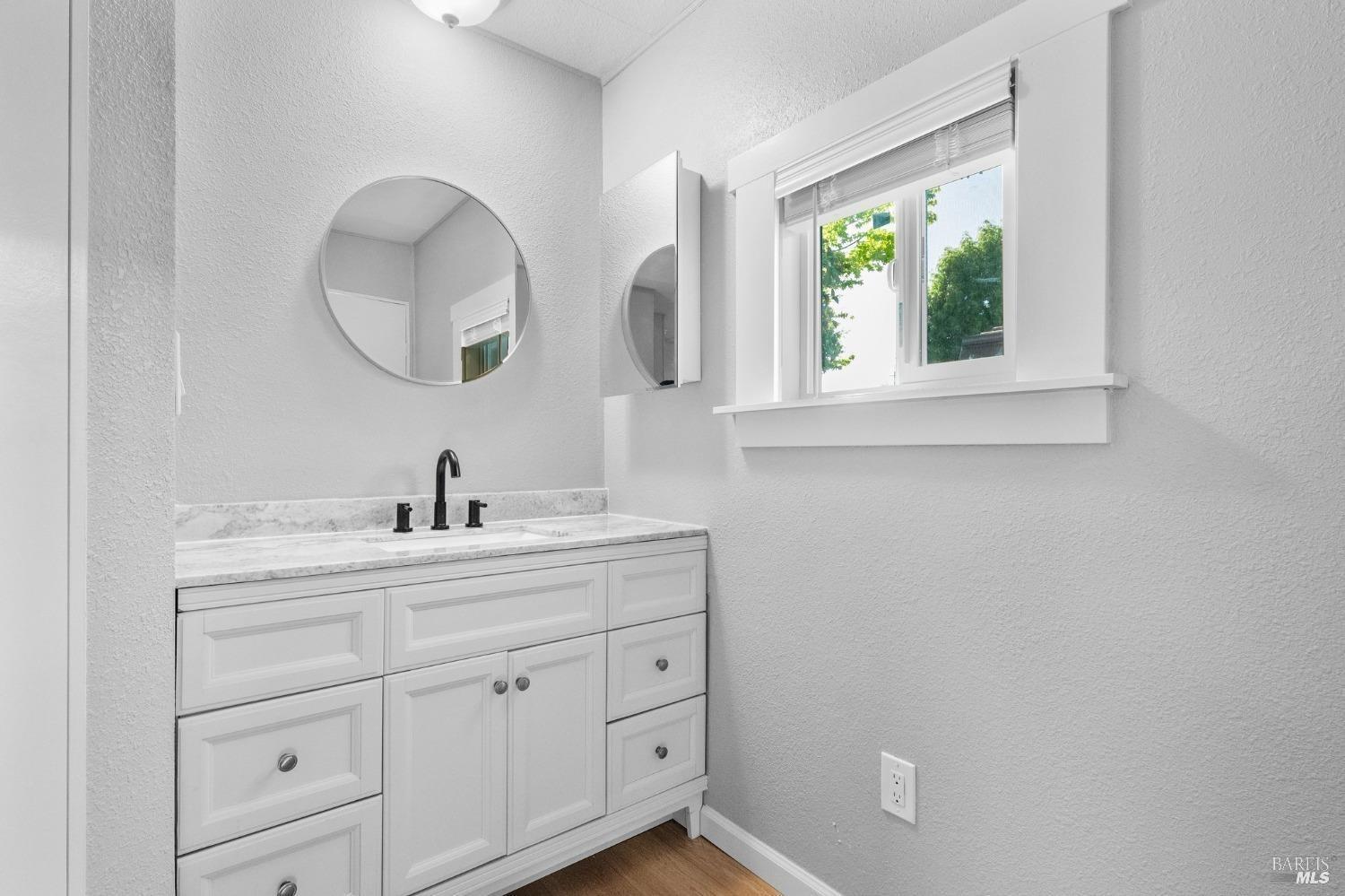 Detail Gallery Image 17 of 30 For 300 Stony Point Rd 405, Petaluma,  CA 94952 - 2 Beds | 2 Baths