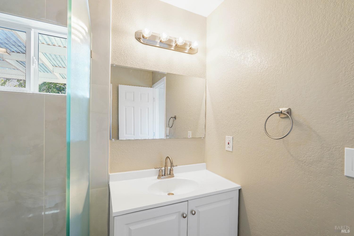 Detail Gallery Image 17 of 21 For 1401 Monroe St, Fairfield,  CA 94553 - 3 Beds | 2 Baths