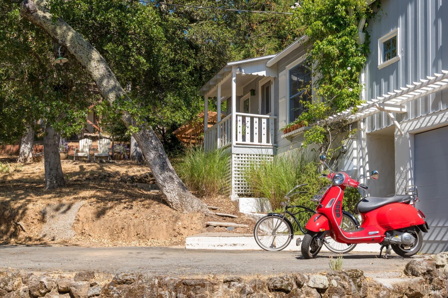 Detail Gallery Image 3 of 35 For 192 Laurel Dr, Fairfax,  CA 94930 - 1 Beds | 1 Baths