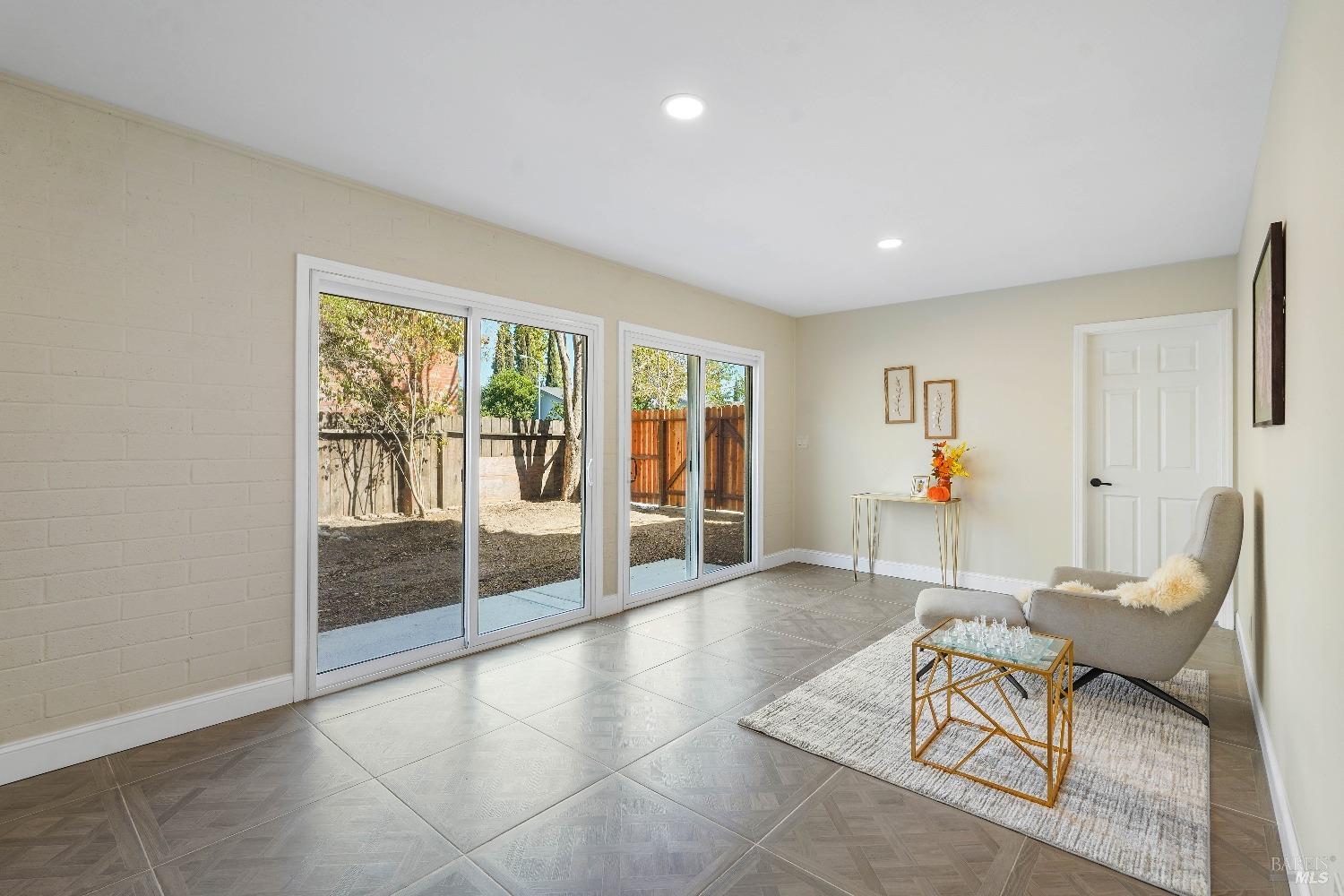 Detail Gallery Image 27 of 33 For 1100 Kensington Dr, Fairfield,  CA 94533 - 4 Beds | 2/1 Baths