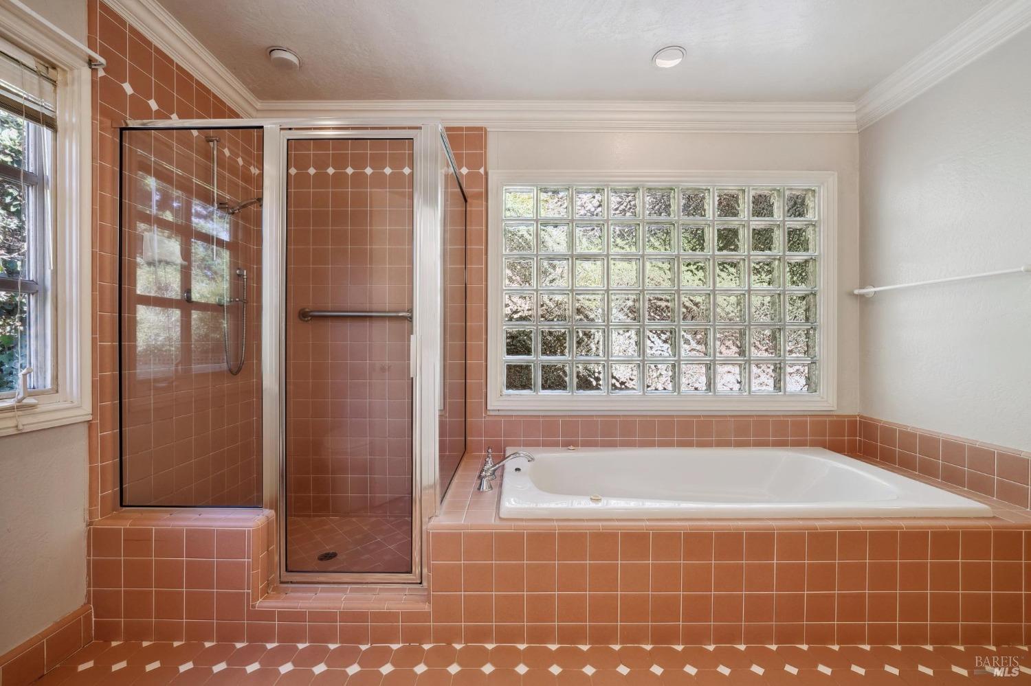 Detail Gallery Image 39 of 61 For 207 Meda Ct, Mill Valley,  CA 94941 - 3 Beds | 2/1 Baths