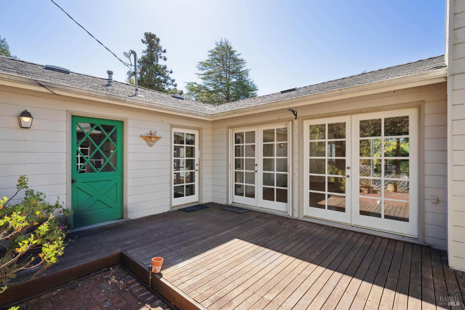 Detail Gallery Image 34 of 61 For 207 Meda Ct, Mill Valley,  CA 94941 - 3 Beds | 2/1 Baths