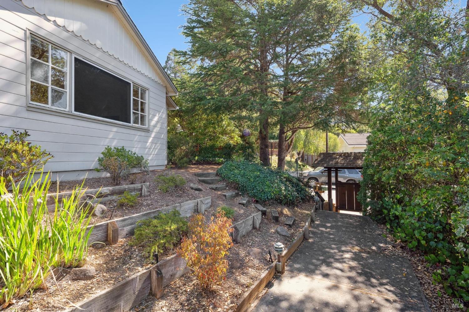 Detail Gallery Image 60 of 61 For 207 Meda Ct, Mill Valley,  CA 94941 - 3 Beds | 2/1 Baths