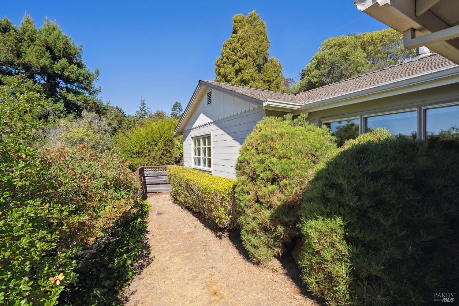 Detail Gallery Image 61 of 61 For 207 Meda Ct, Mill Valley,  CA 94941 - 3 Beds | 2/1 Baths