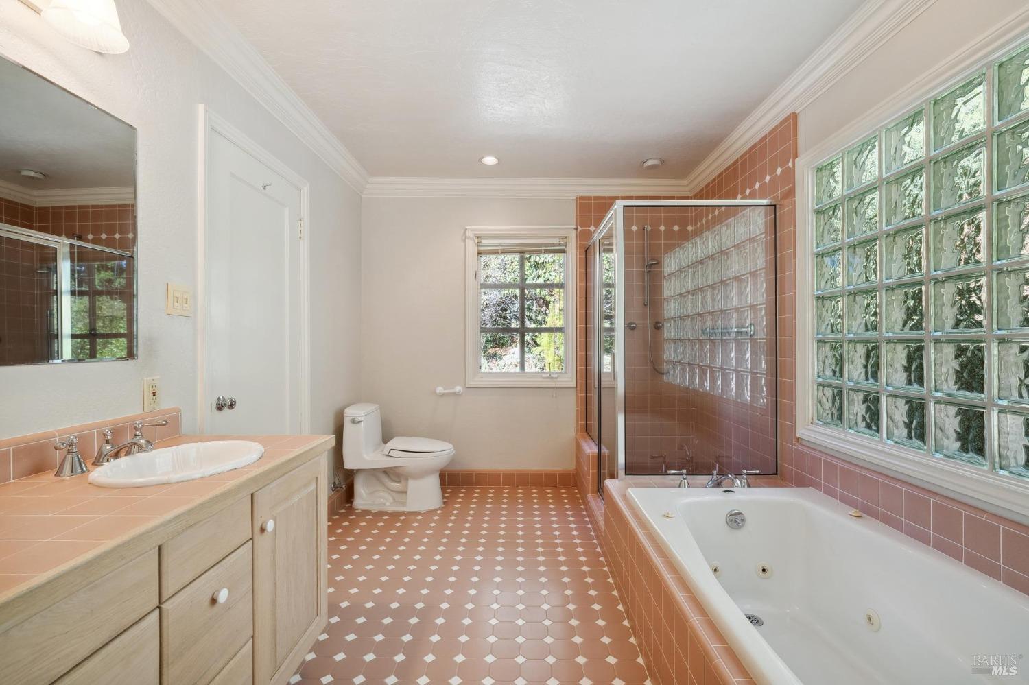 Detail Gallery Image 47 of 61 For 207 Meda Ct, Mill Valley,  CA 94941 - 3 Beds | 2/1 Baths