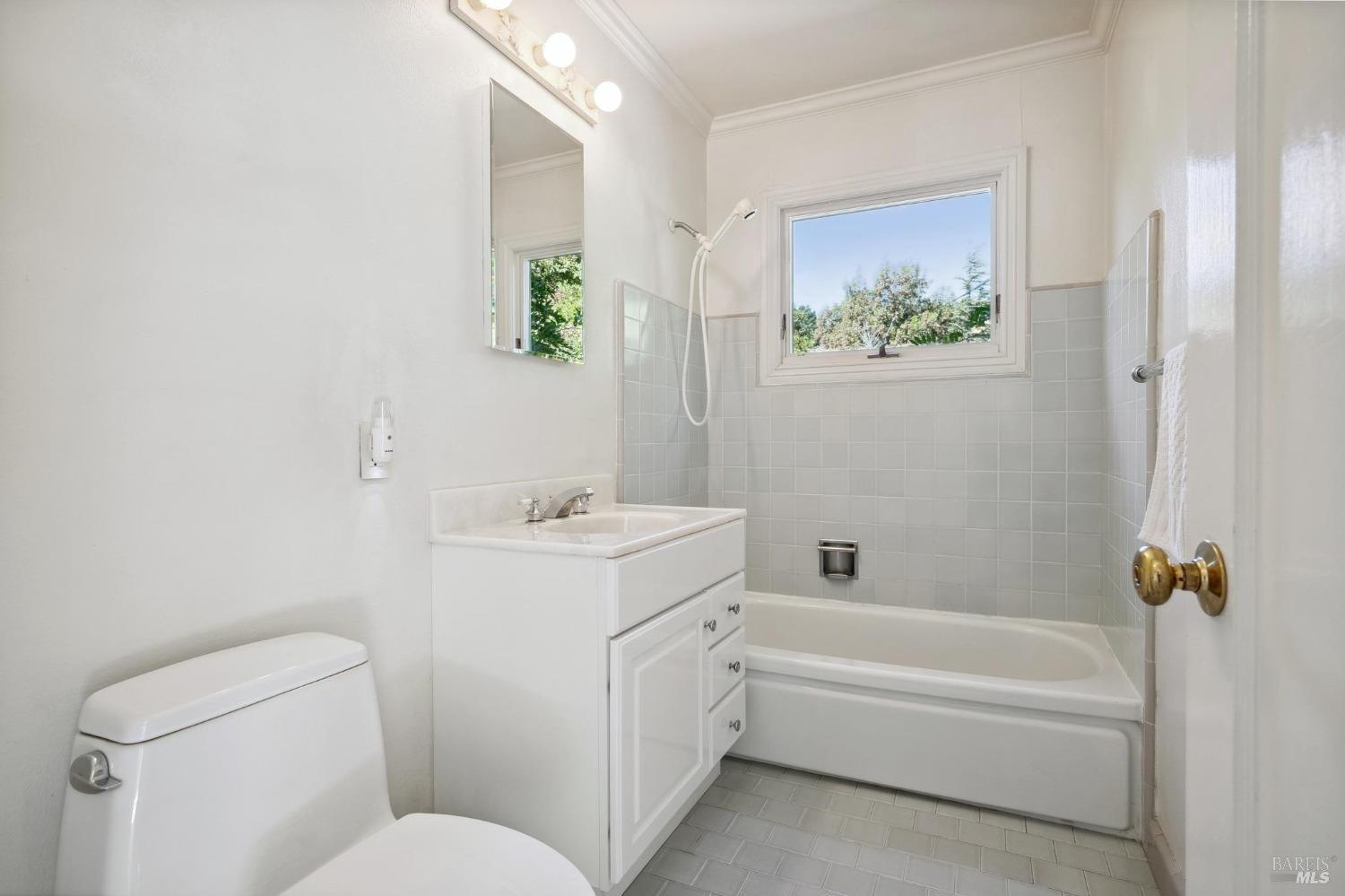 Detail Gallery Image 51 of 61 For 207 Meda Ct, Mill Valley,  CA 94941 - 3 Beds | 2/1 Baths