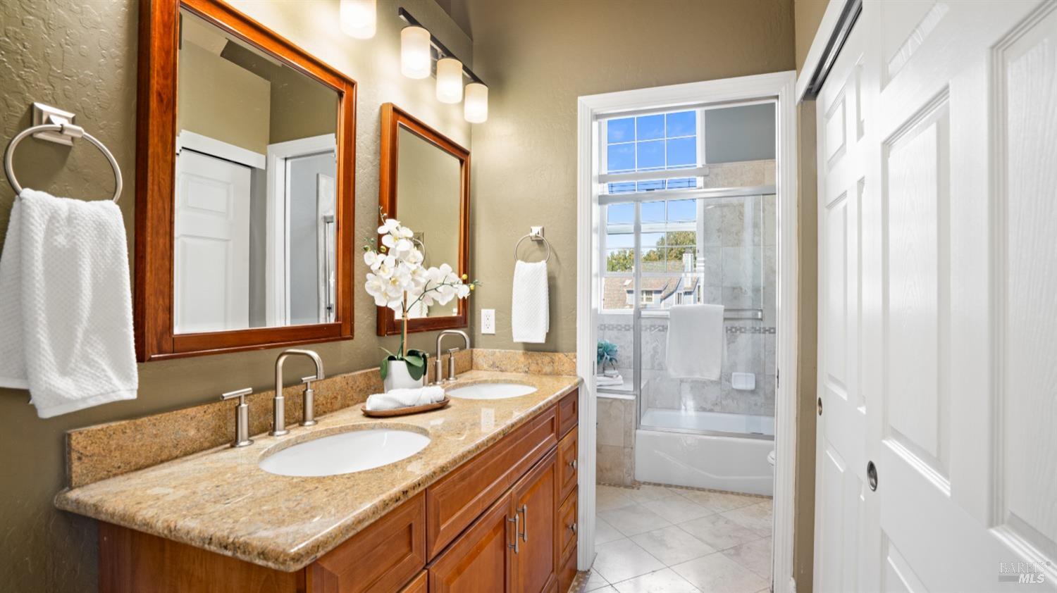 Detail Gallery Image 26 of 48 For 161 E B St, Benicia,  CA 94510 - 3 Beds | 2/1 Baths