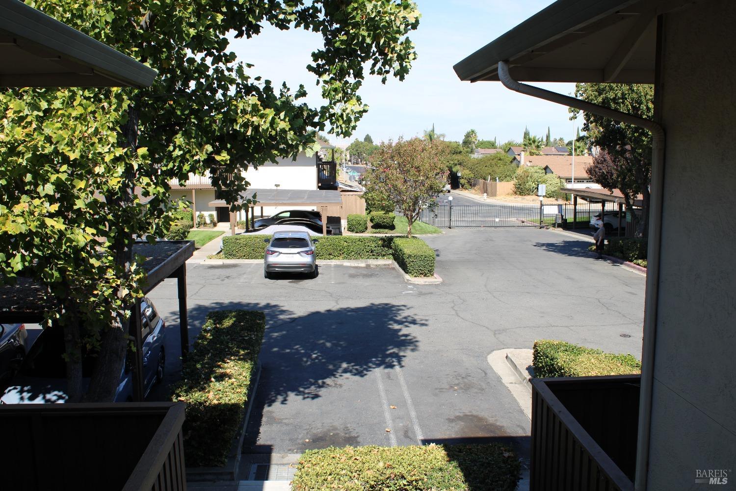 Detail Gallery Image 5 of 26 For 2400 Shadow Ln #108,  Antioch,  CA 94509 - 2 Beds | 2 Baths