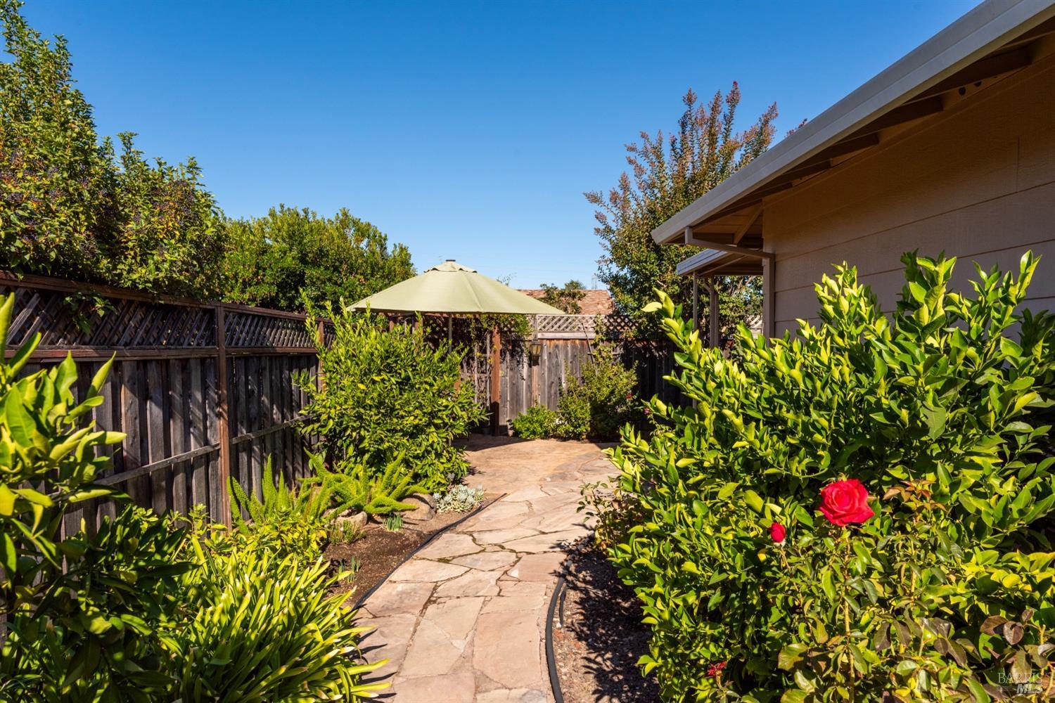 Detail Gallery Image 43 of 49 For 262 Oak Shadow Dr, Santa Rosa,  CA 95409 - 3 Beds | 2 Baths