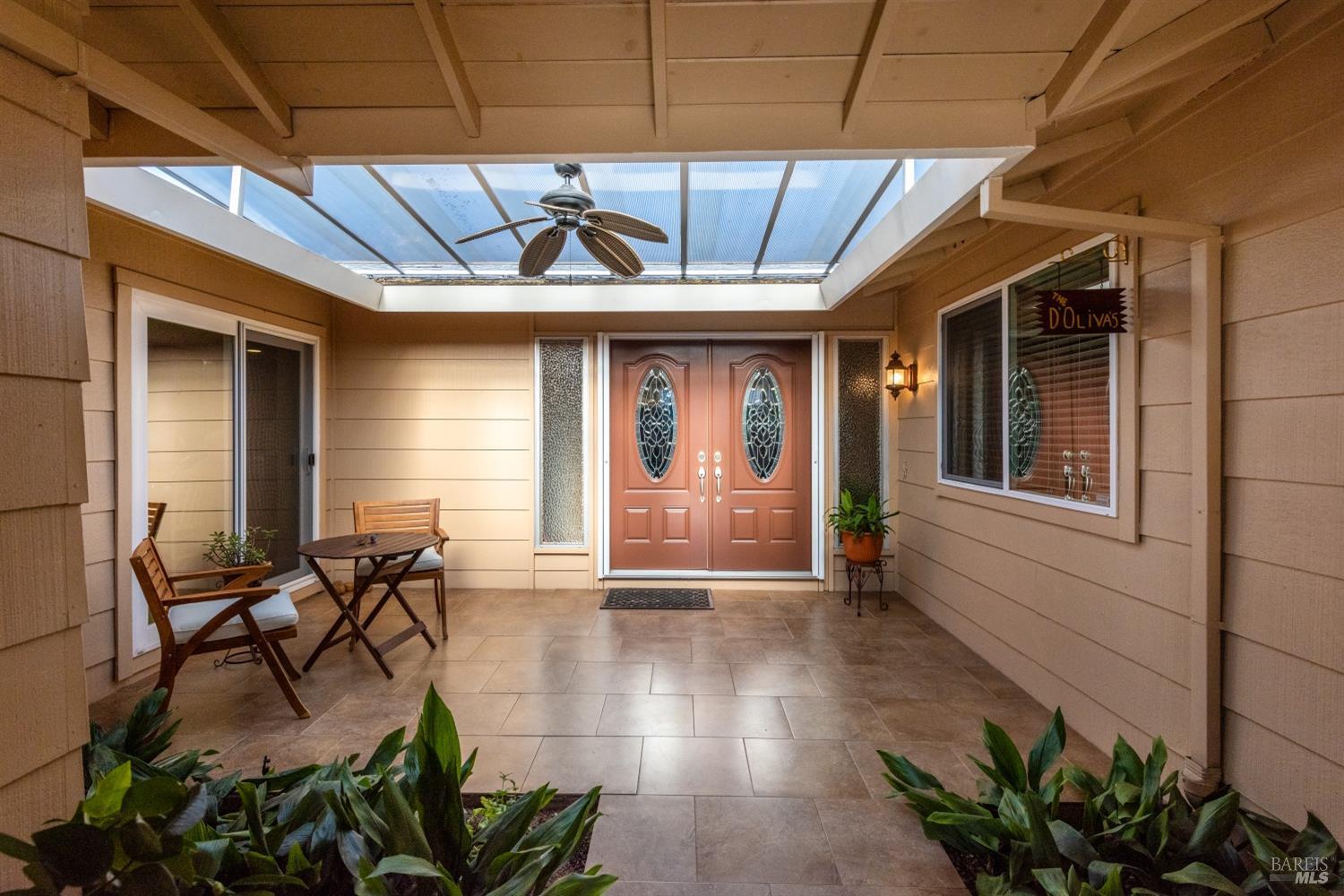 Detail Gallery Image 9 of 49 For 262 Oak Shadow Dr, Santa Rosa,  CA 95409 - 3 Beds | 2 Baths