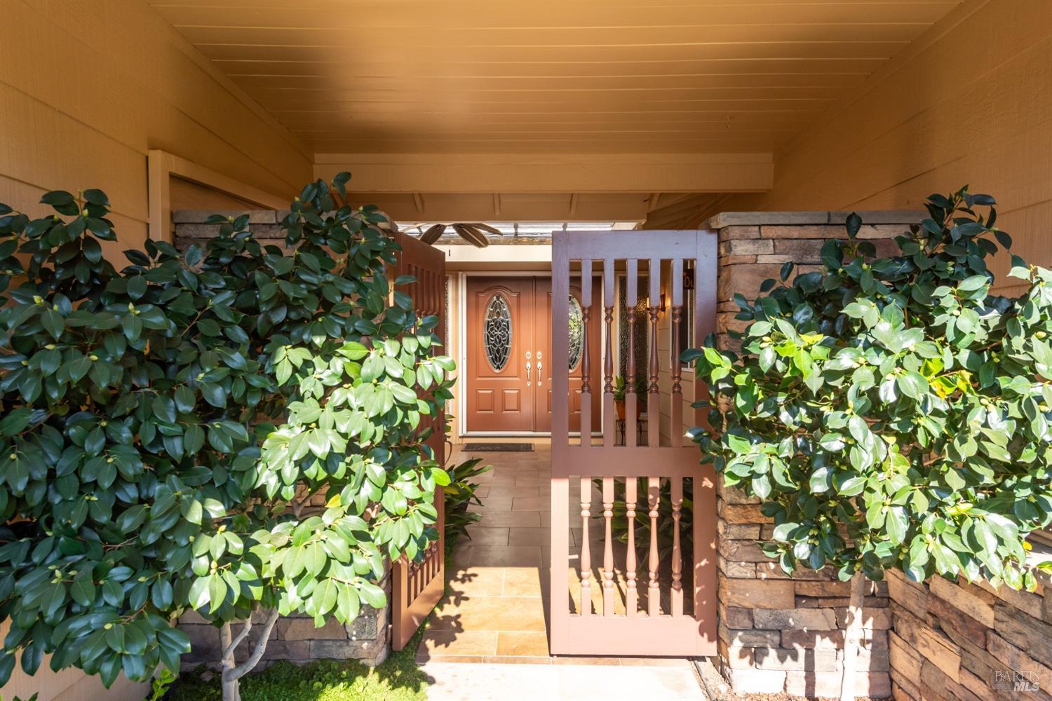 Detail Gallery Image 6 of 49 For 262 Oak Shadow Dr, Santa Rosa,  CA 95409 - 3 Beds | 2 Baths