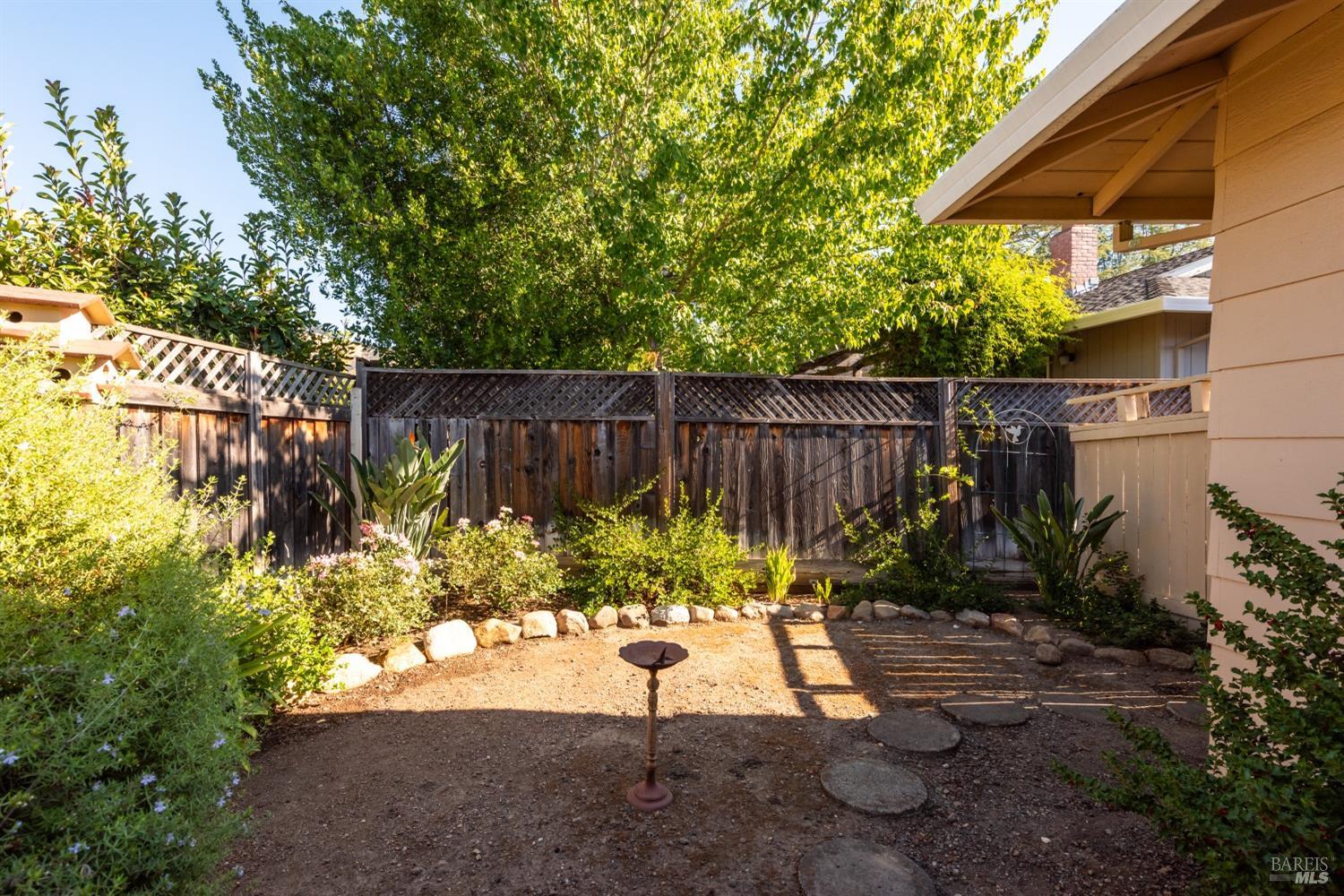 Detail Gallery Image 49 of 49 For 262 Oak Shadow Dr, Santa Rosa,  CA 95409 - 3 Beds | 2 Baths