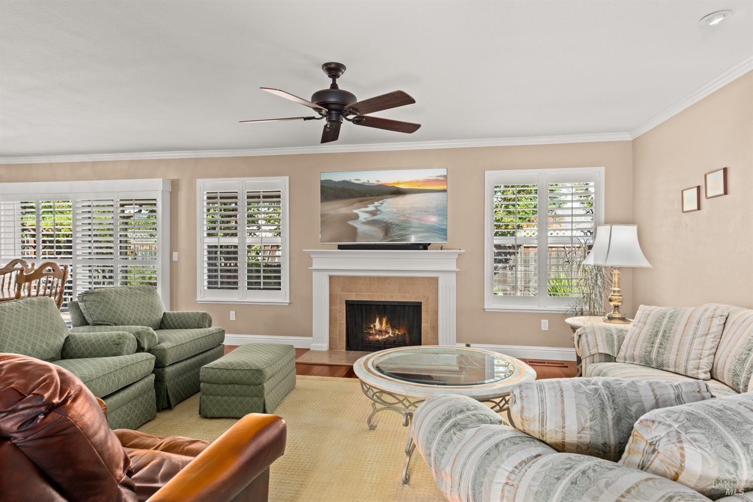 Detail Gallery Image 11 of 49 For 262 Oak Shadow Dr, Santa Rosa,  CA 95409 - 3 Beds | 2 Baths