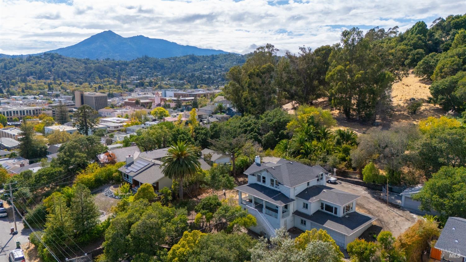 Detail Gallery Image 2 of 27 For 1415 Nye St, San Rafael,  CA 94901 - 5 Beds | 4/1 Baths