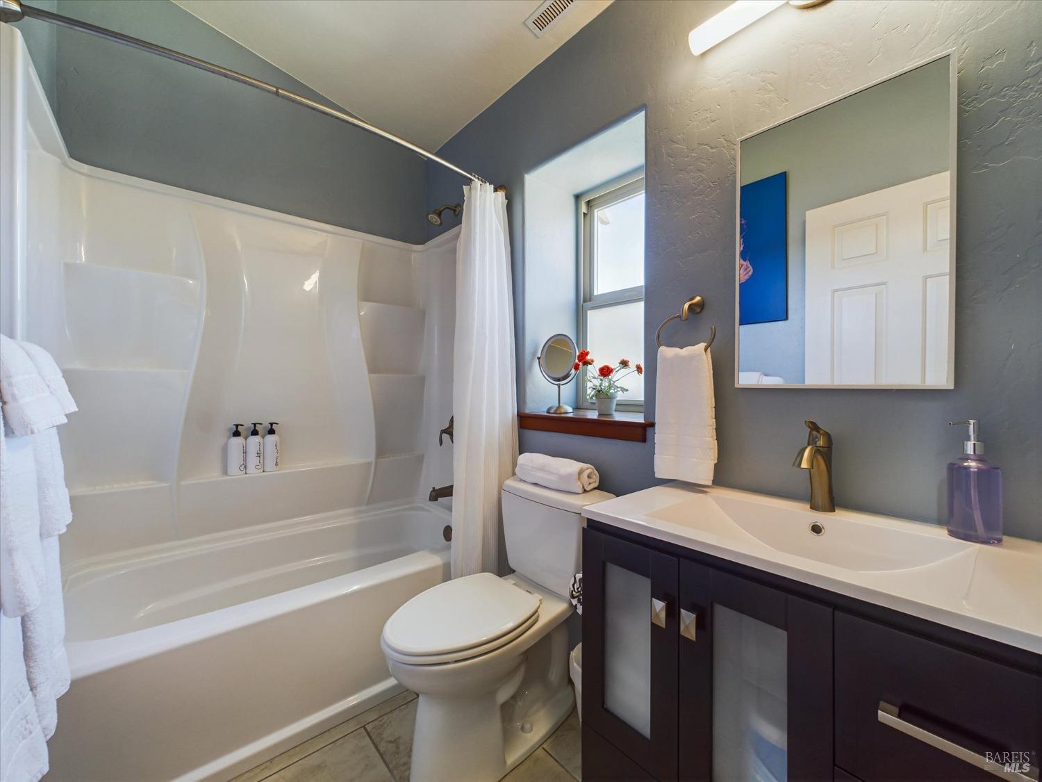 Detail Gallery Image 61 of 81 For 1624 13th St, Arcata,  CA 95521 - 3 Beds | 2 Baths