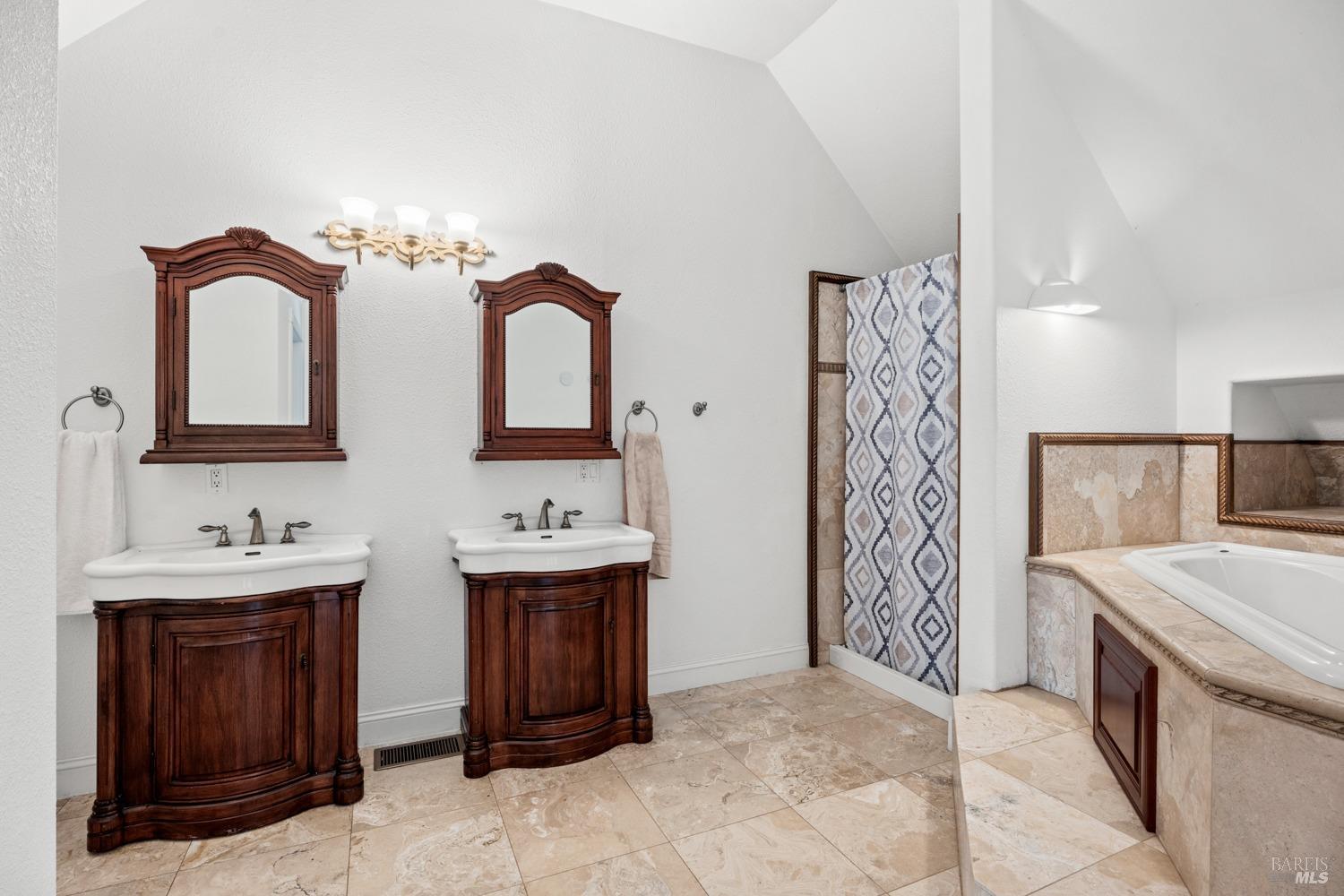 Detail Gallery Image 22 of 42 For 10458 Chatten Ct, Clearlake Oaks,  CA 95423 - 5 Beds | 2 Baths