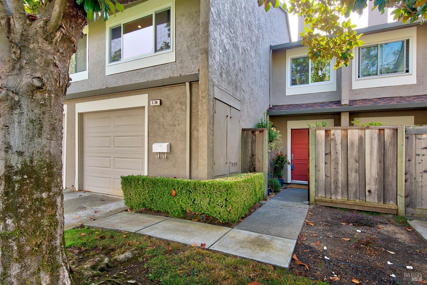 Detail Gallery Image 12 of 18 For 1036 Poplar Dr, Novato,  CA 94945 - 3 Beds | 2/1 Baths