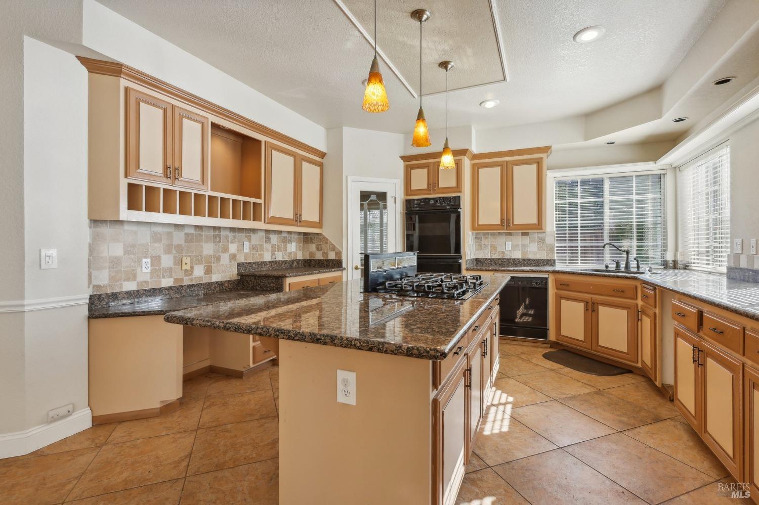 Detail Gallery Image 18 of 58 For 3557 Crownridge Ct, Fairfield,  CA 94534 - 4 Beds | 2/1 Baths