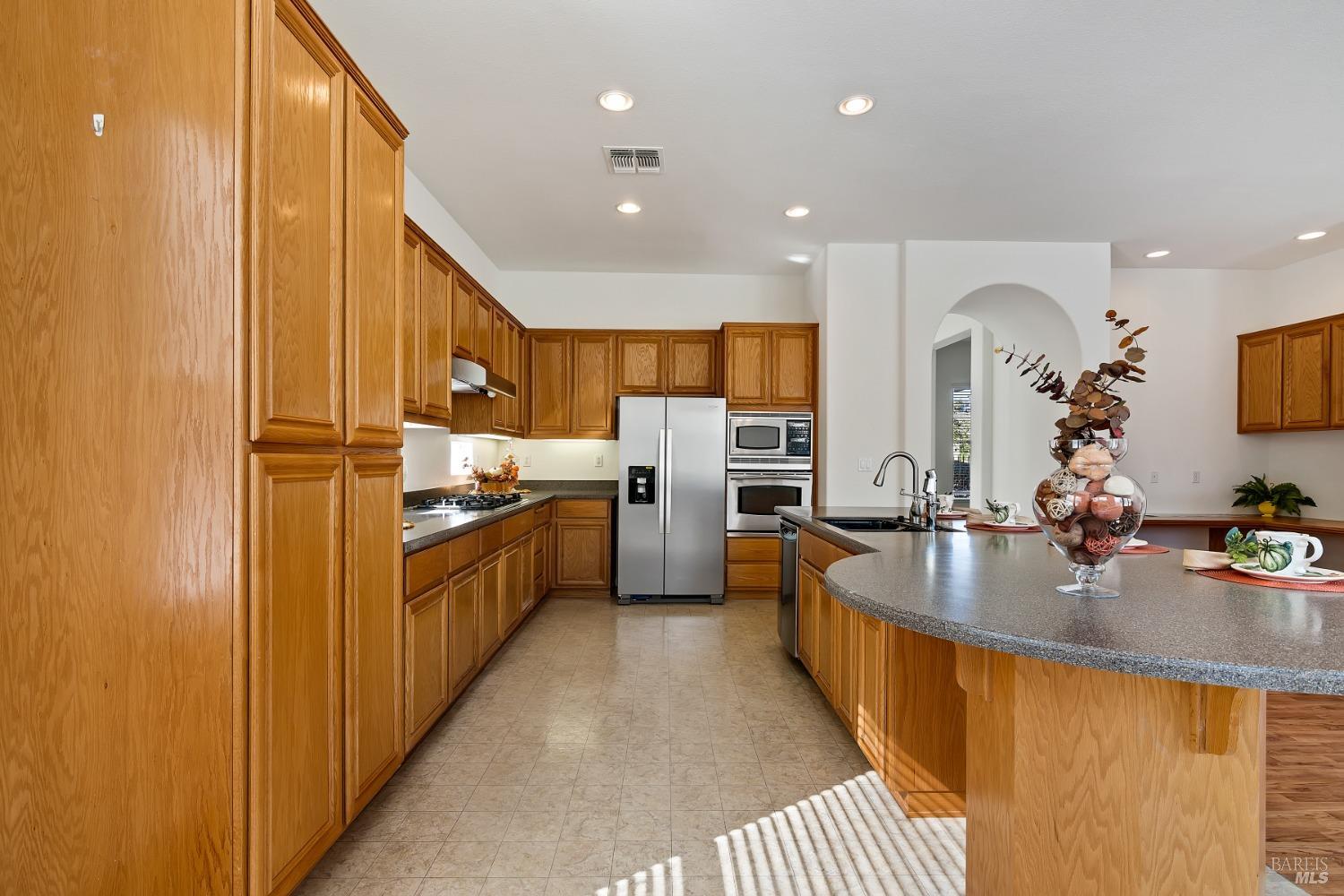 Detail Gallery Image 16 of 69 For 430 Western Hills Gln, Rio Vista,  CA 94571 - 2 Beds | 2/1 Baths