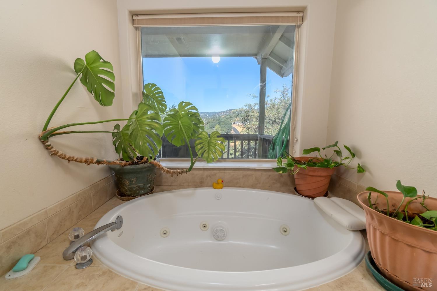 Detail Gallery Image 22 of 53 For 19928 Jigsaw Rd, Hidden Valley Lake,  CA 95467 - 3 Beds | 2 Baths