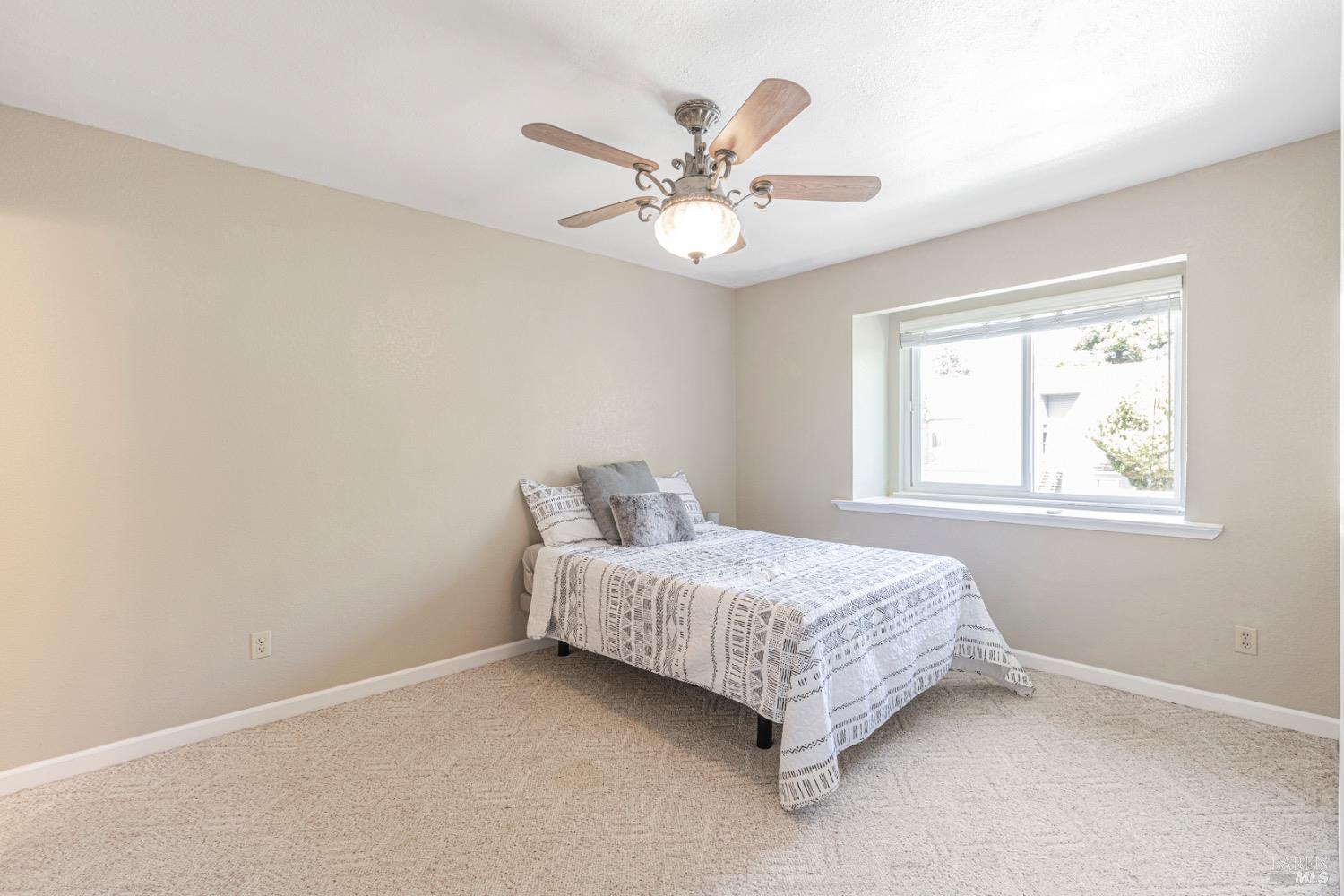 Detail Gallery Image 13 of 26 For 2709 Ivy Ln, Antioch,  CA 94531 - 3 Beds | 2 Baths